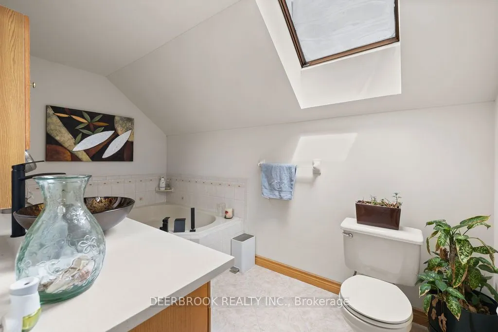 4577 Hunt Club Crescent