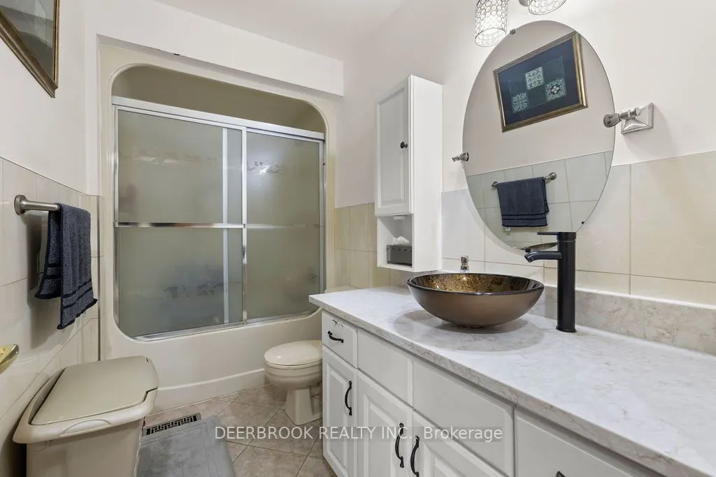 4577 Hunt Club Crescent
