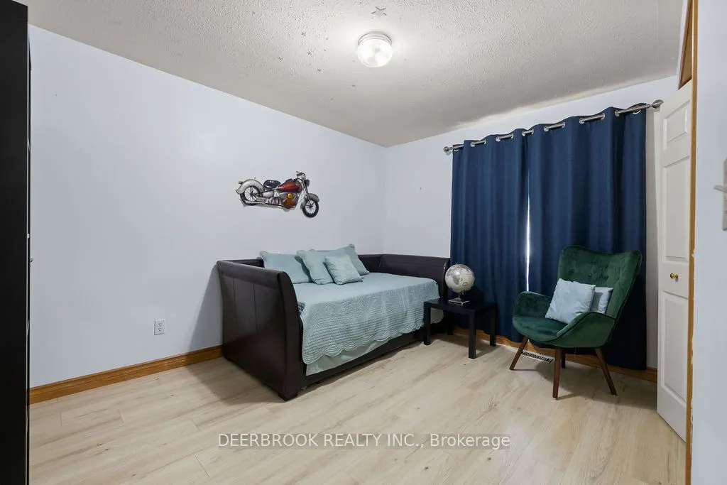 4577 Hunt Club Crescent