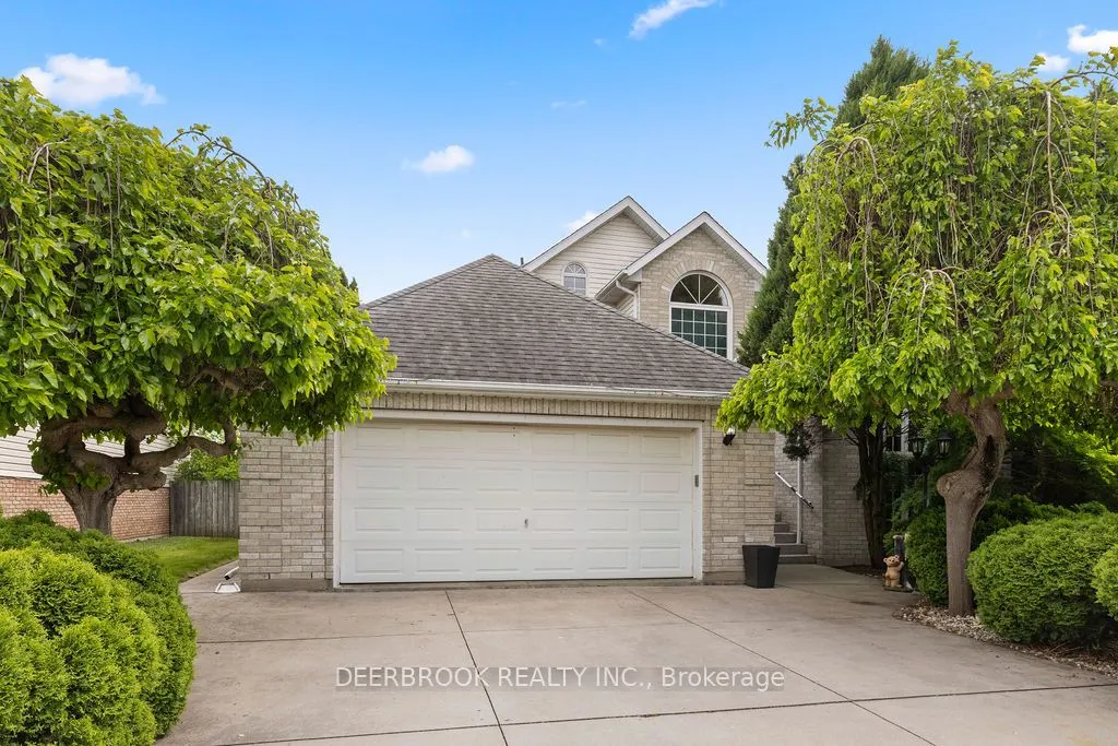 4577 Hunt Club Crescent