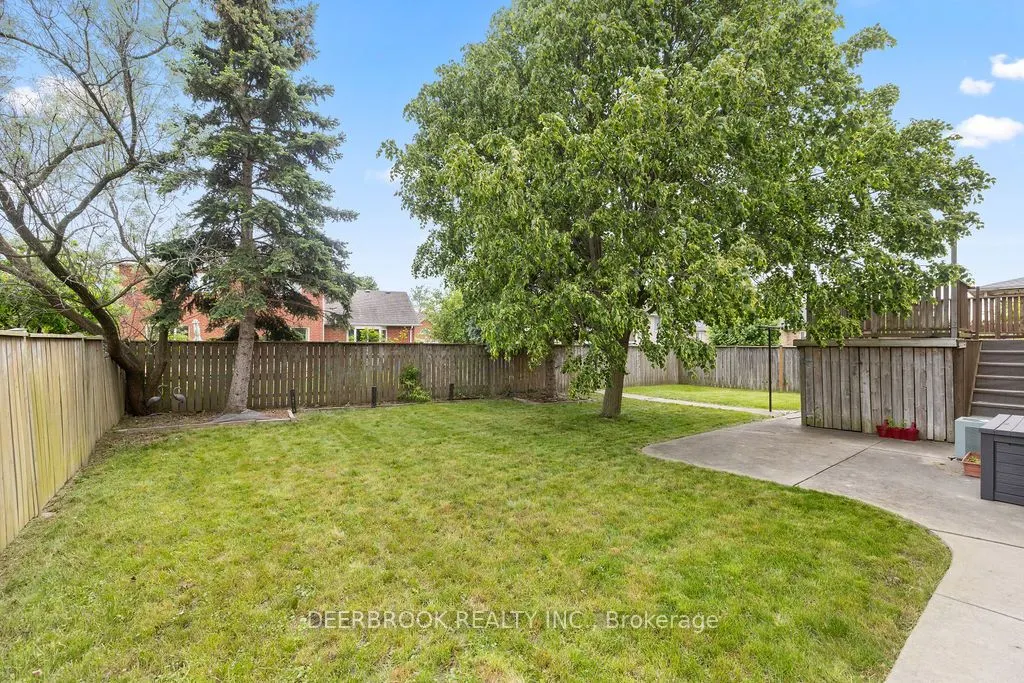 4577 Hunt Club Crescent