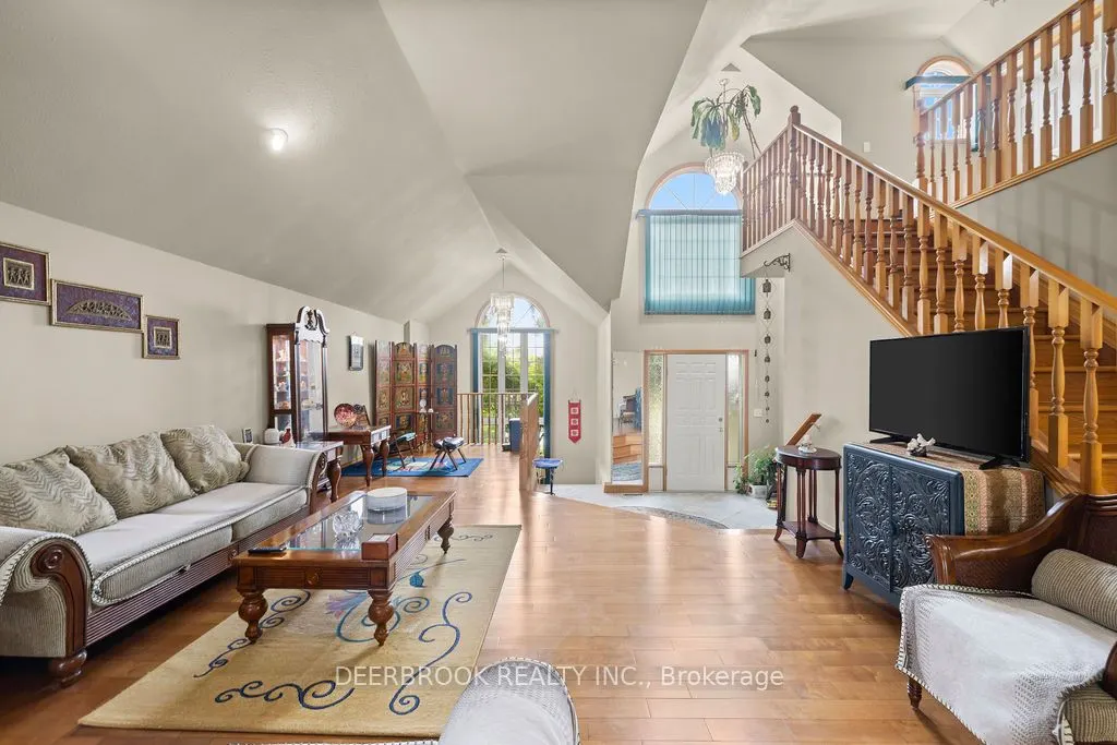 4577 Hunt Club Crescent