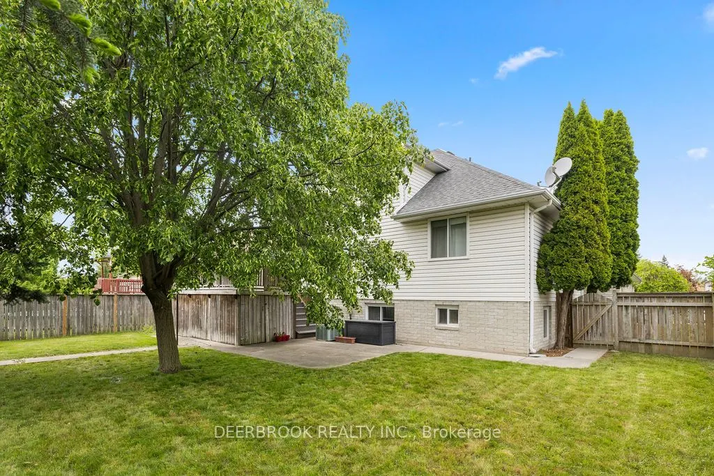 4577 Hunt Club Crescent