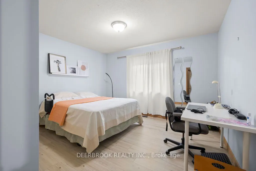 4577 Hunt Club Crescent