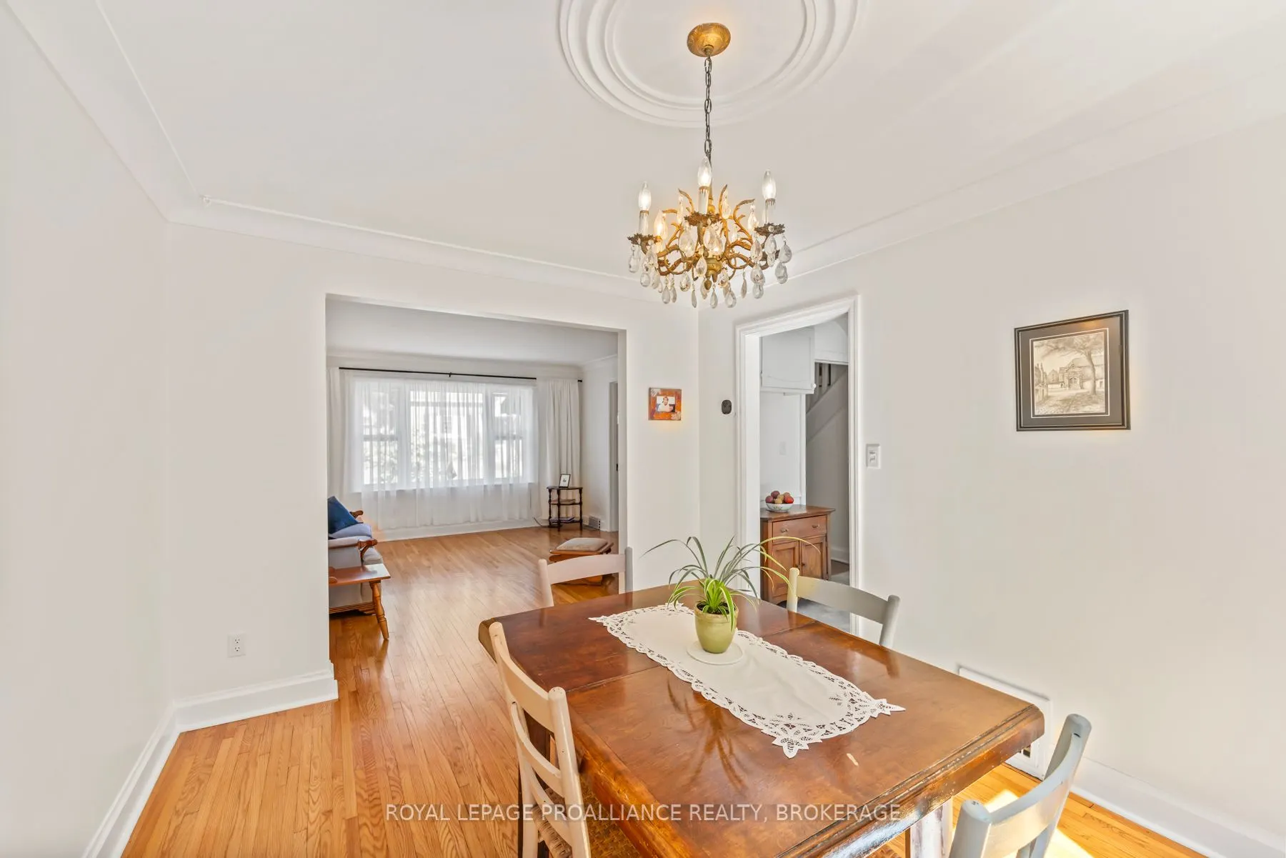 201 Willingdon Avenue