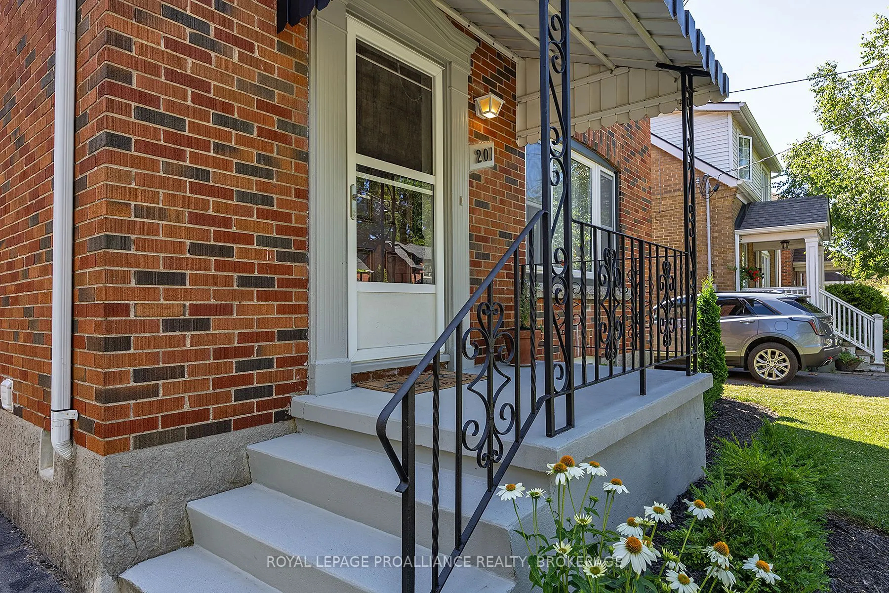 201 Willingdon Avenue