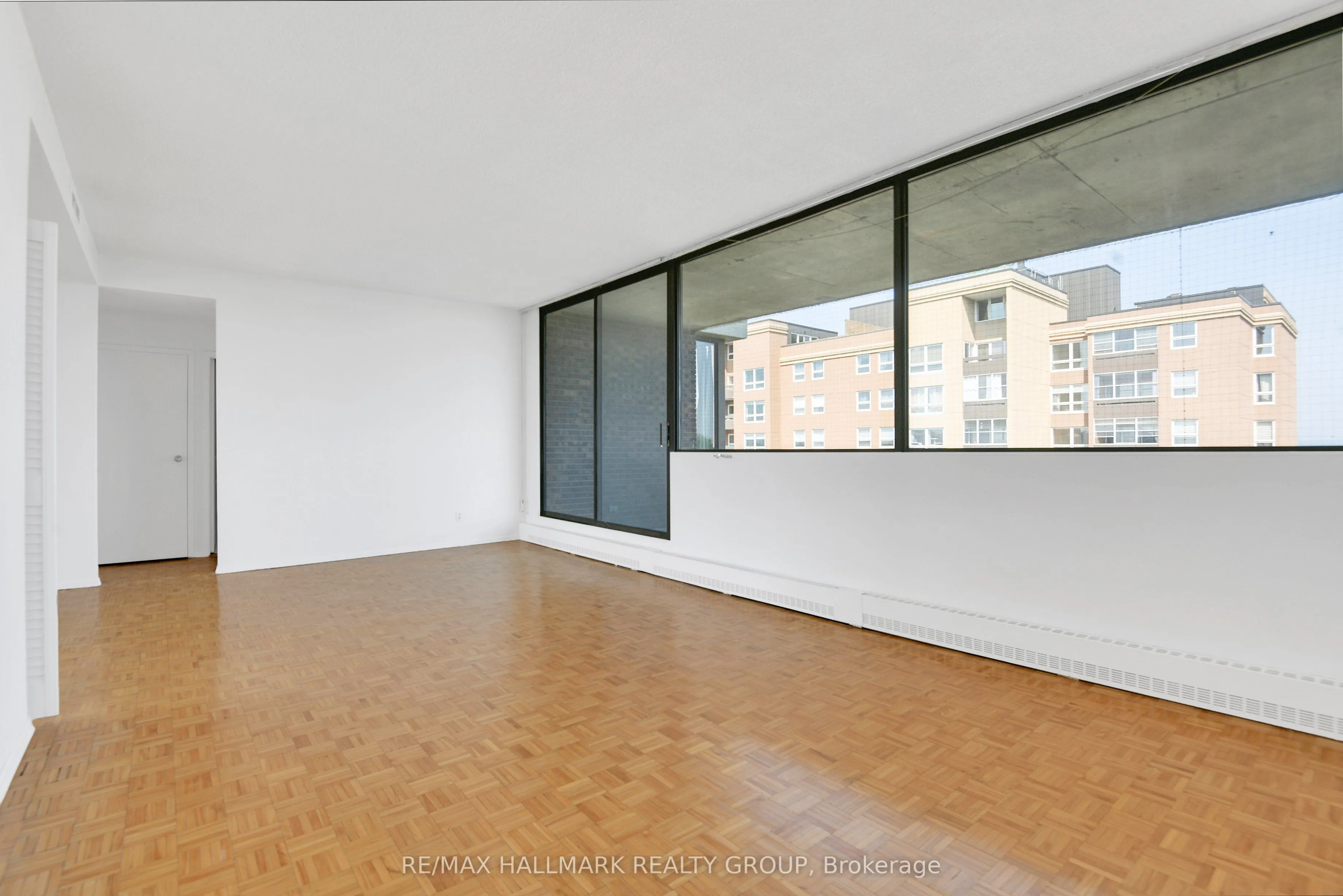 400 Laurier Avenue E, #9A