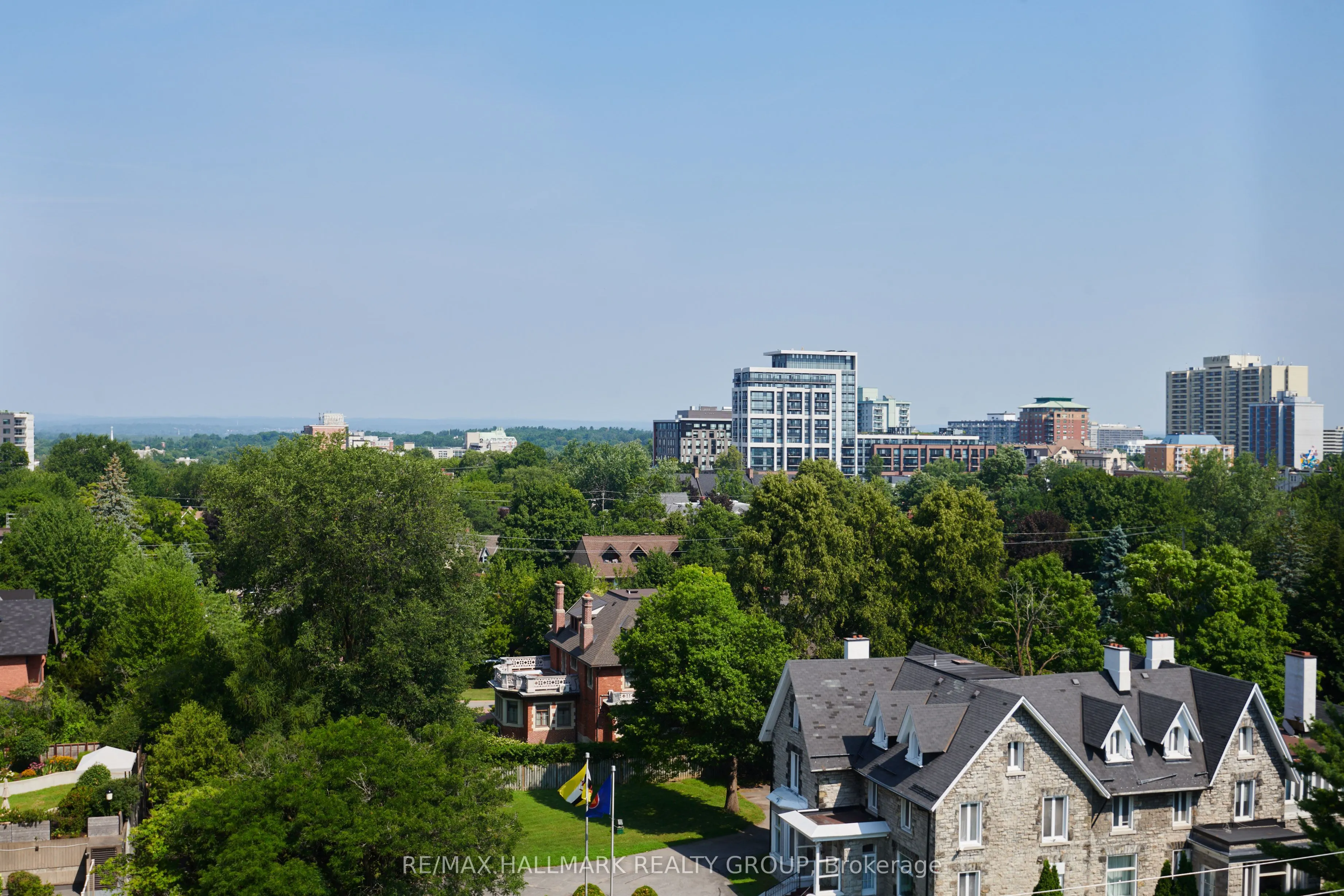 400 Laurier Avenue E, #9A