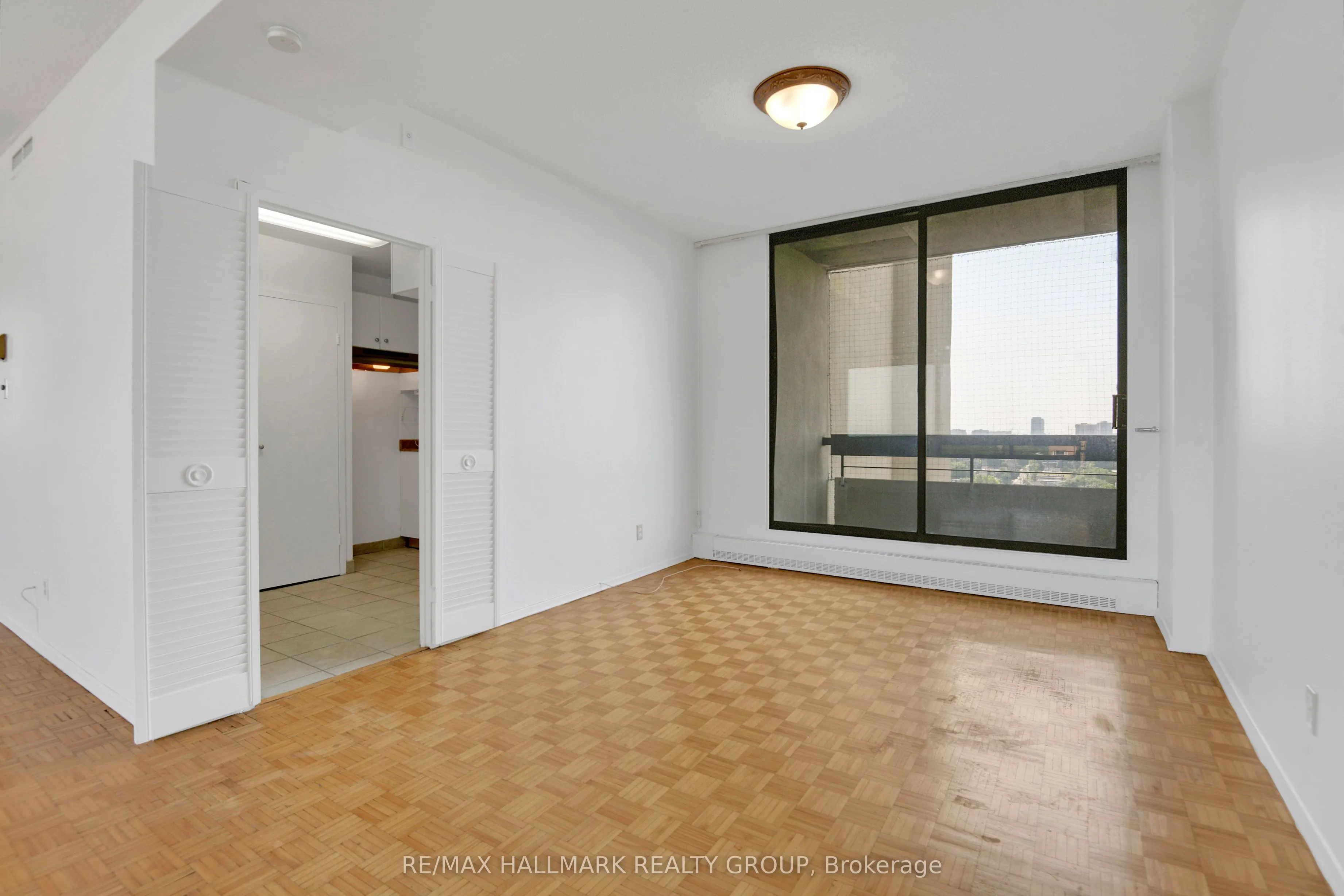 400 Laurier Avenue E, #9A