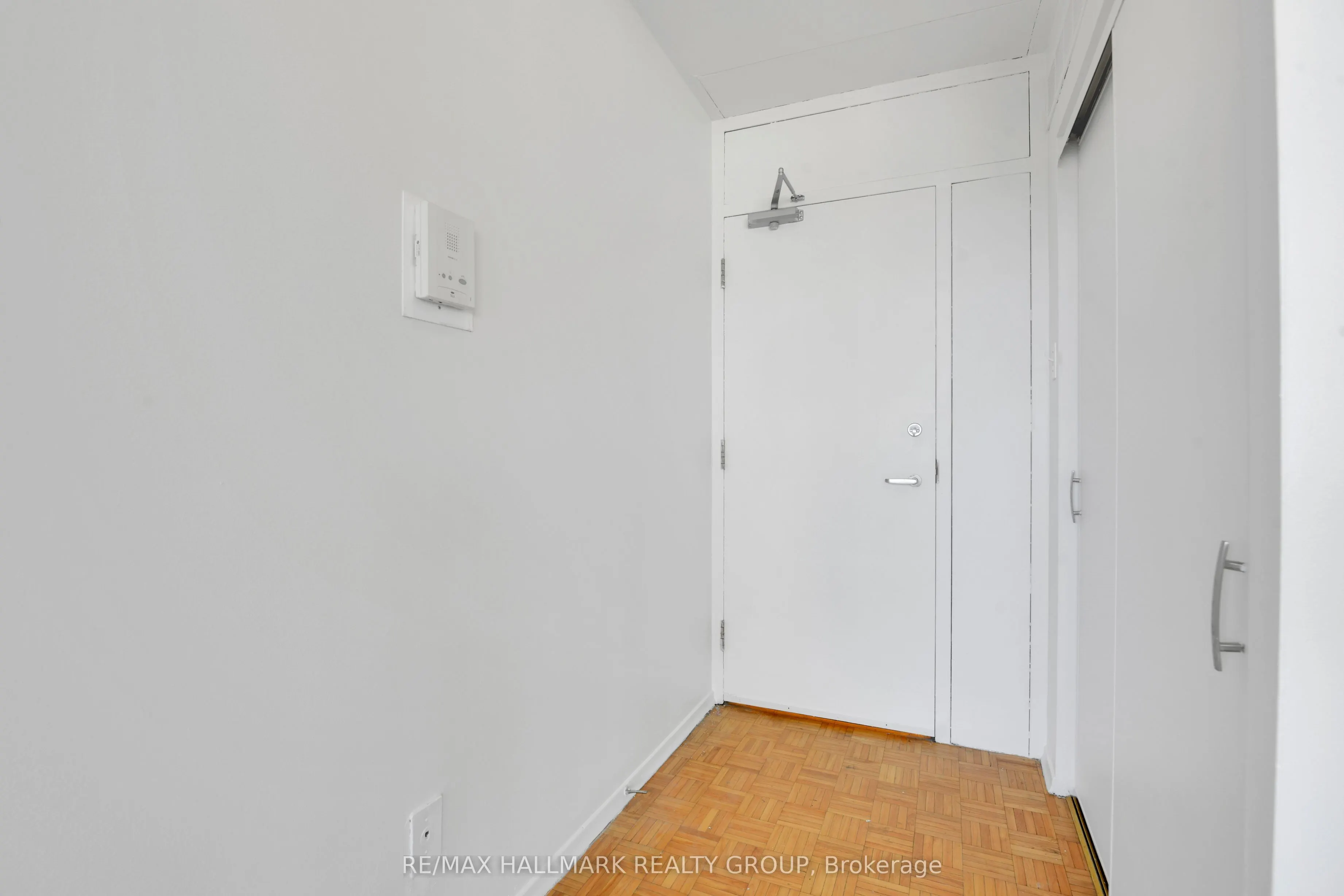 400 Laurier Avenue E, #9A