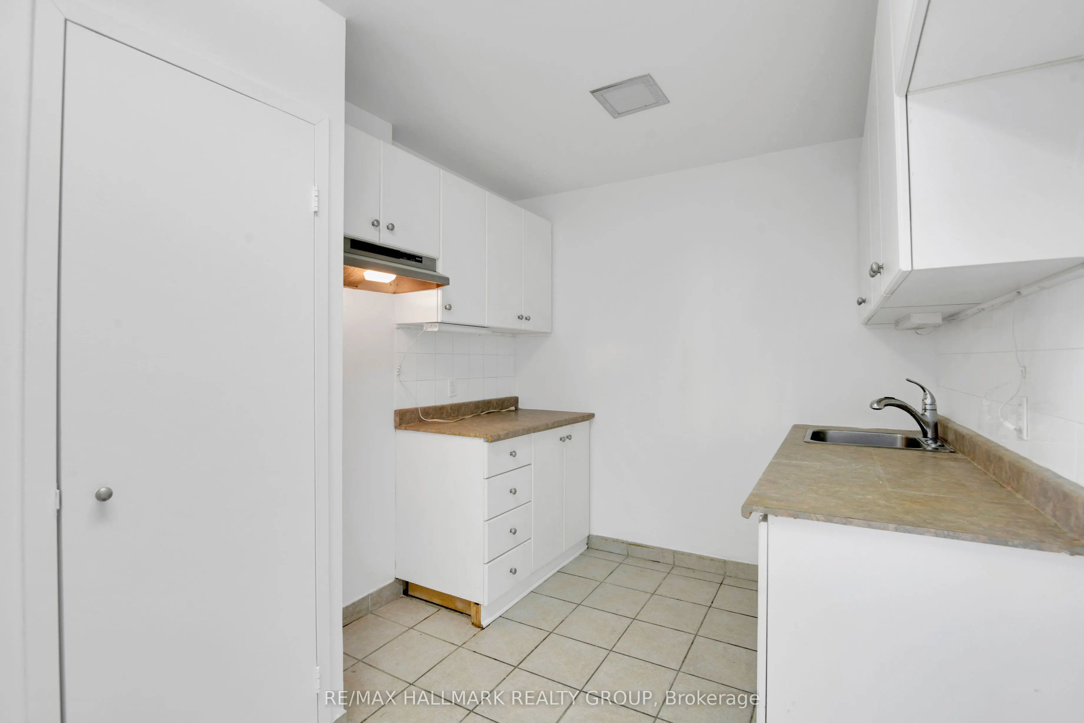 400 Laurier Avenue E, #9A