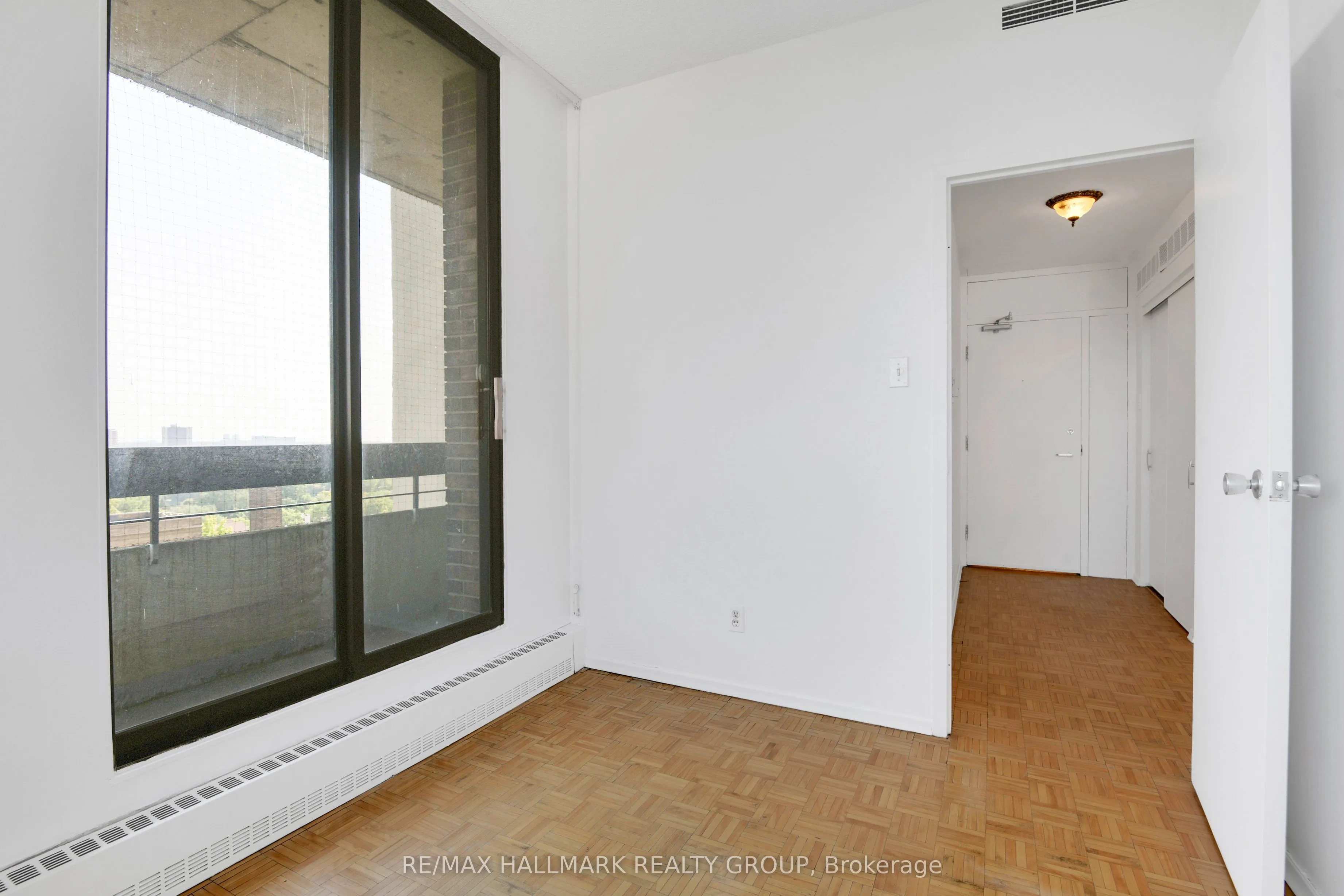 400 Laurier Avenue E, #9A