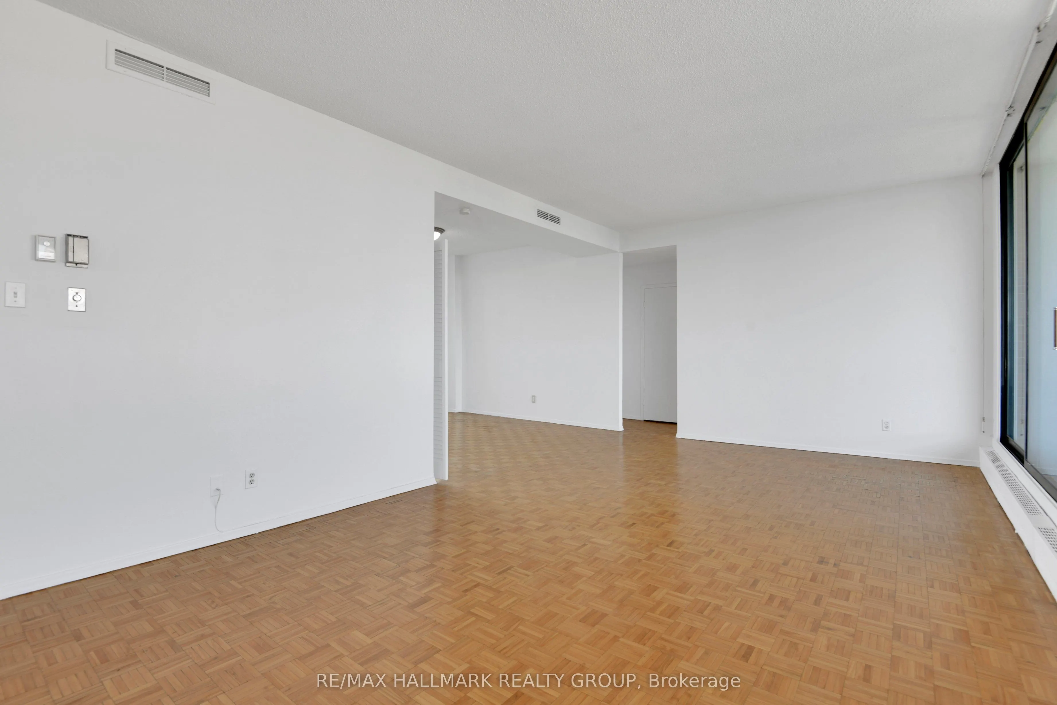 400 Laurier Avenue E, #9A