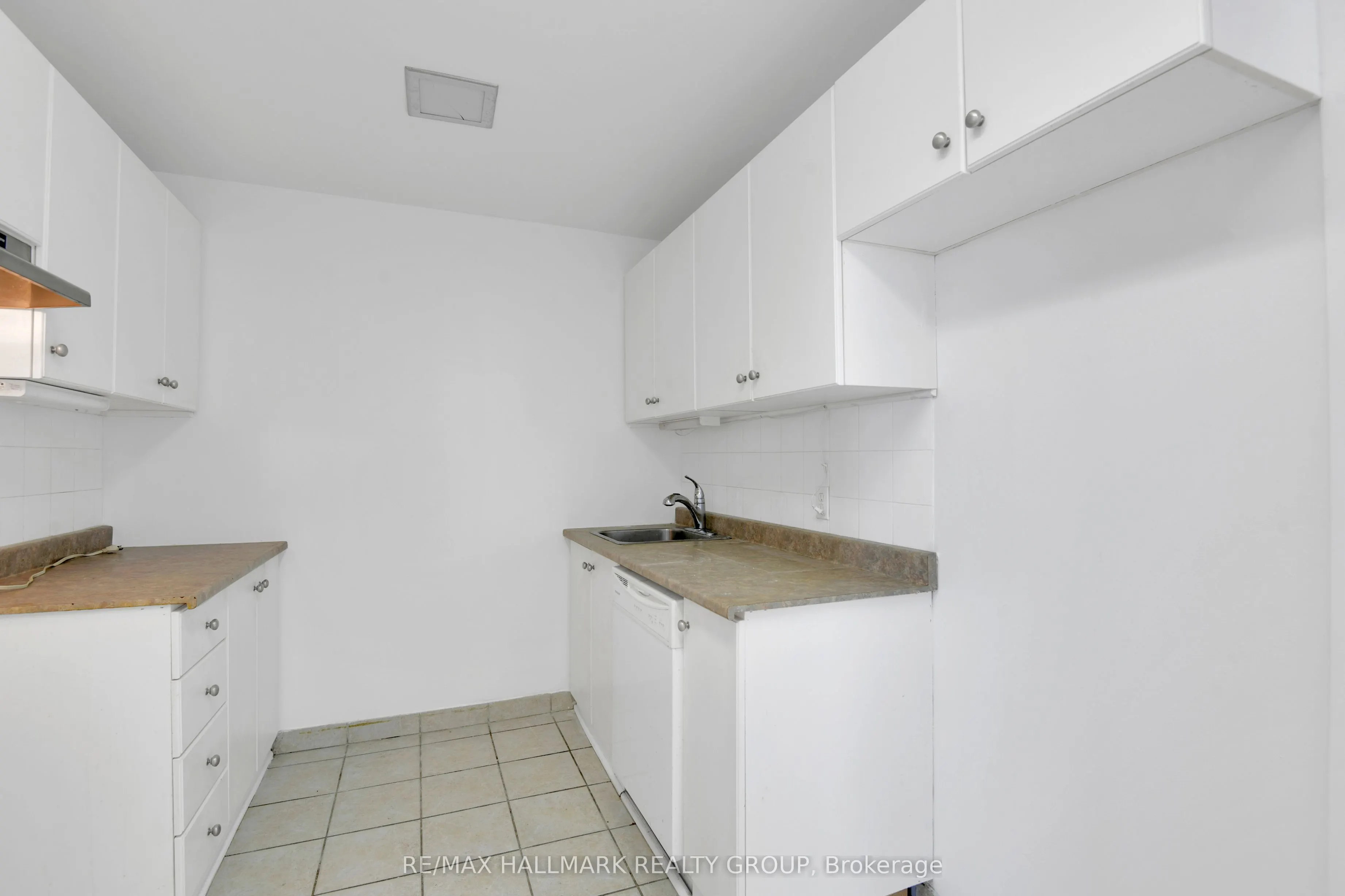 400 Laurier Avenue E, #9A