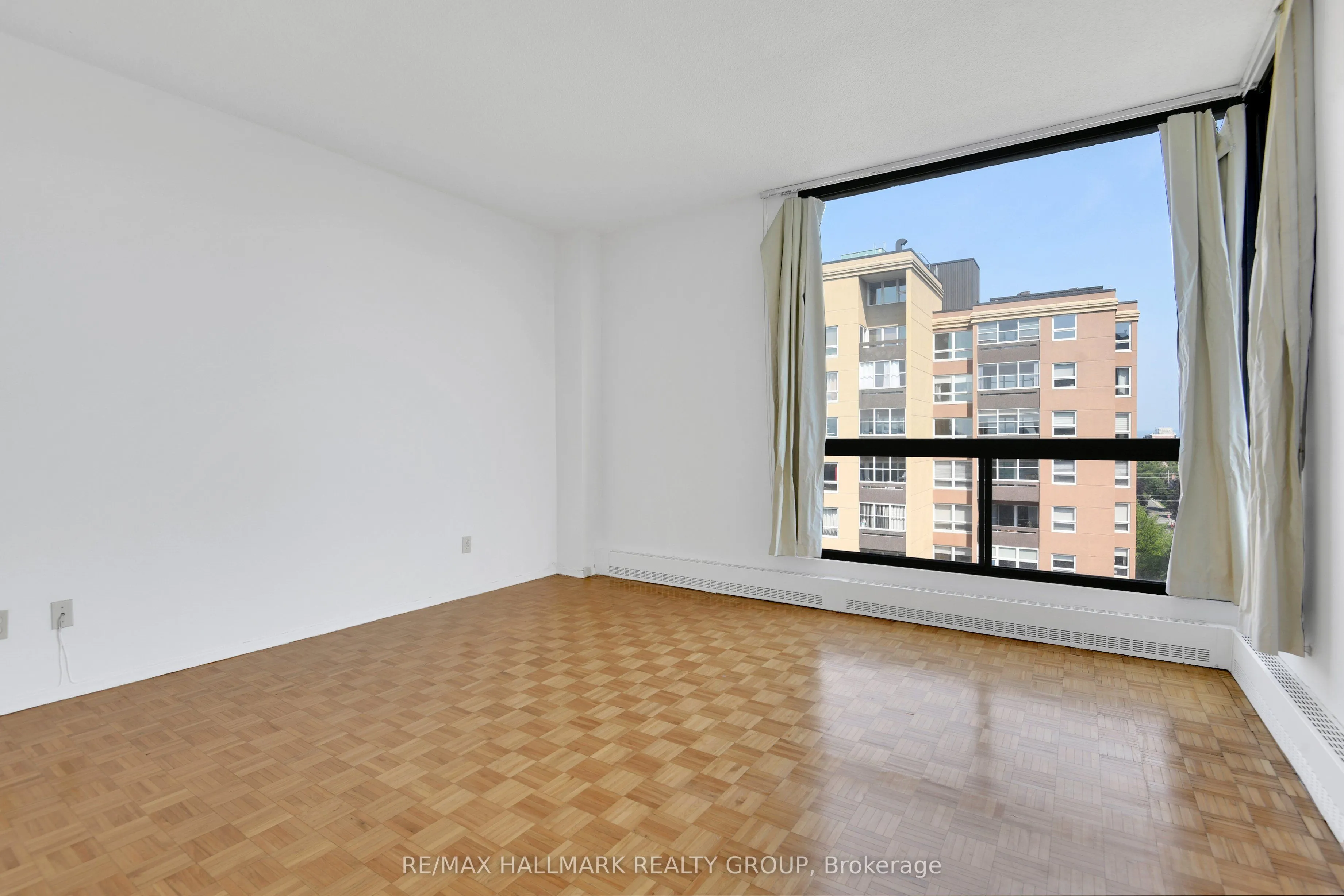 400 Laurier Avenue E, #9A