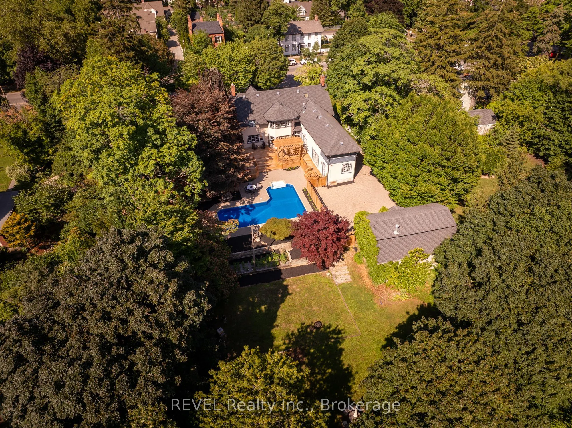 166 QUEEN Street