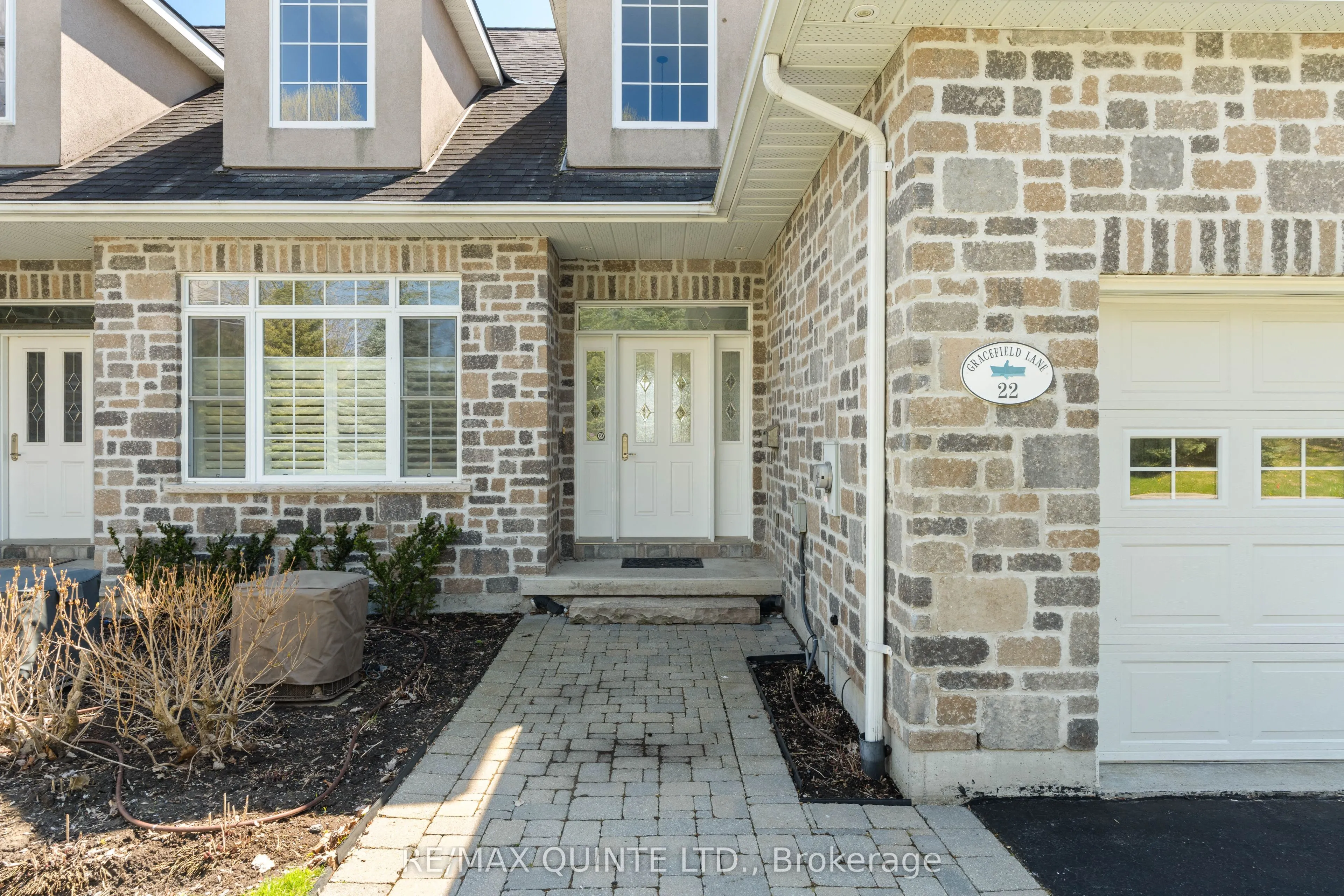 22 GRACEFIELD Lane
