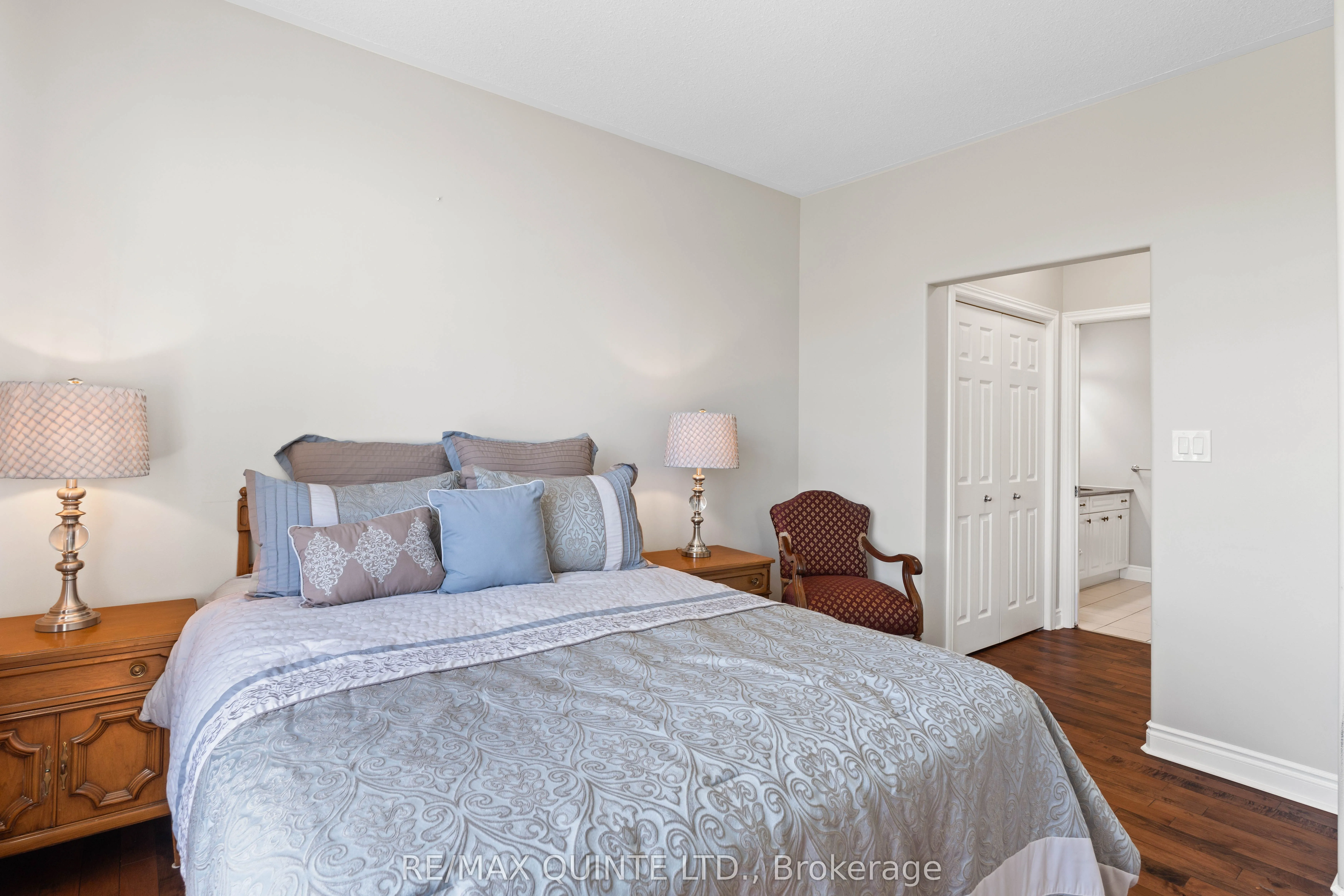 22 GRACEFIELD Lane