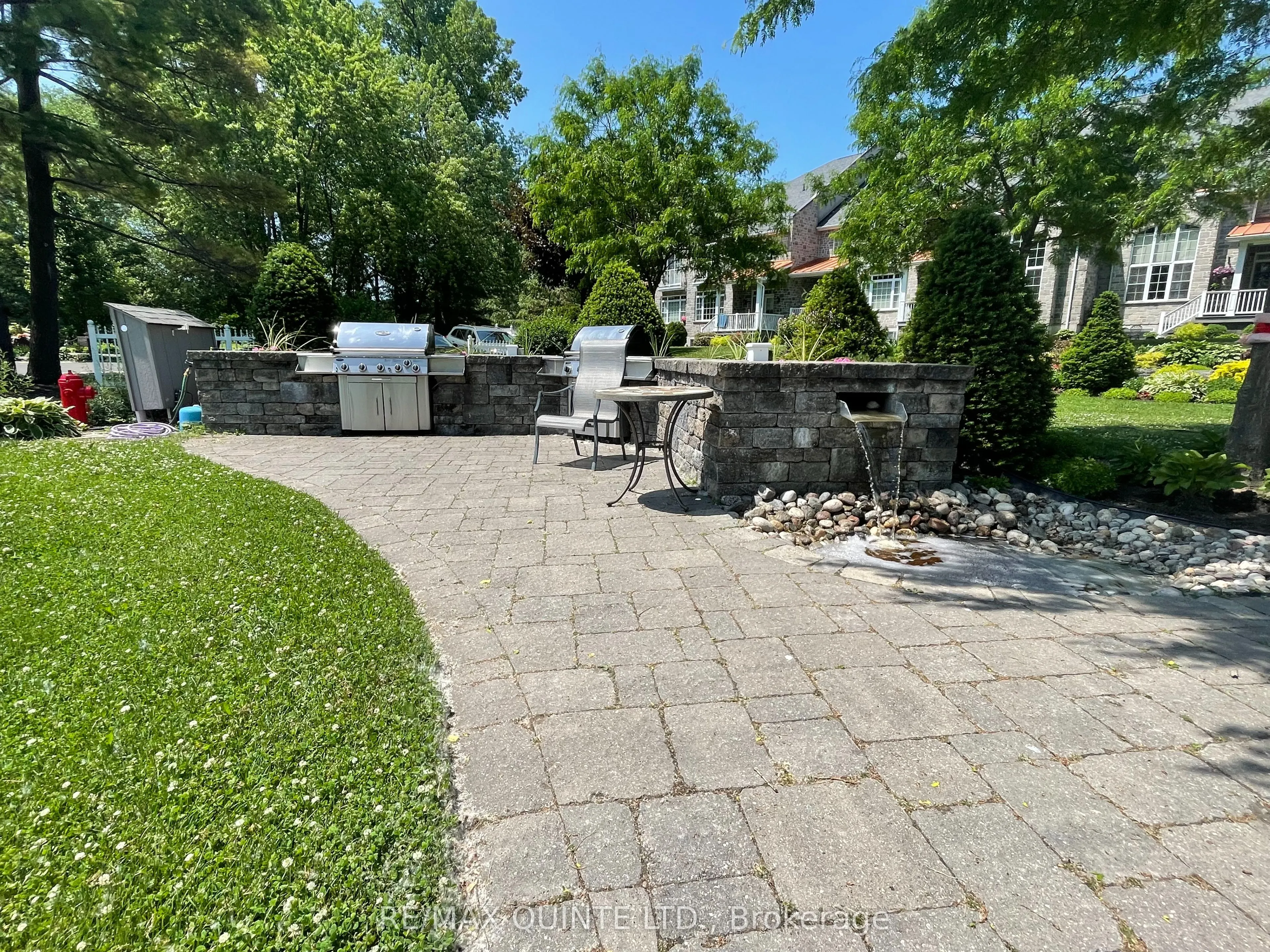 22 GRACEFIELD Lane