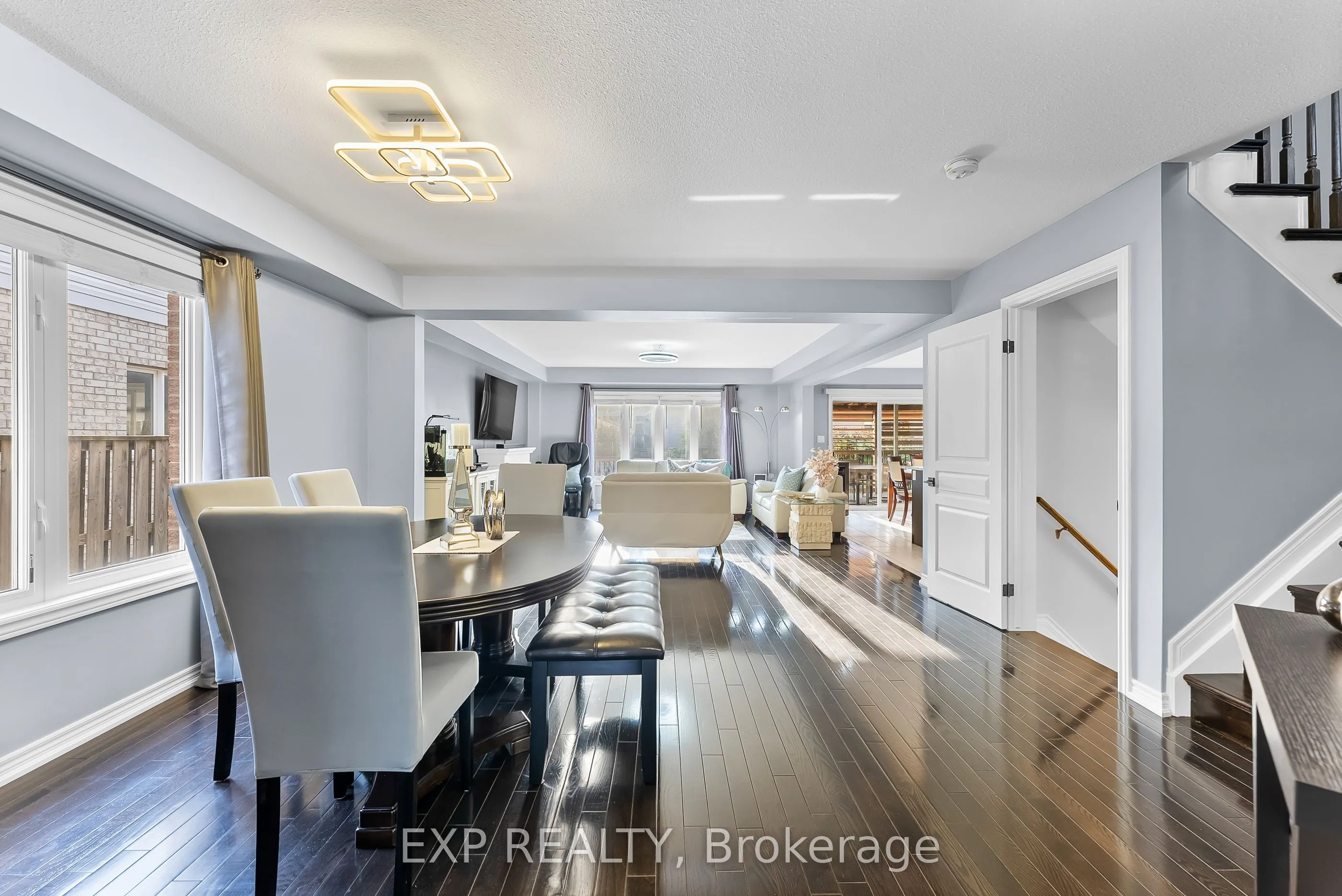 5743 Jake Crescent