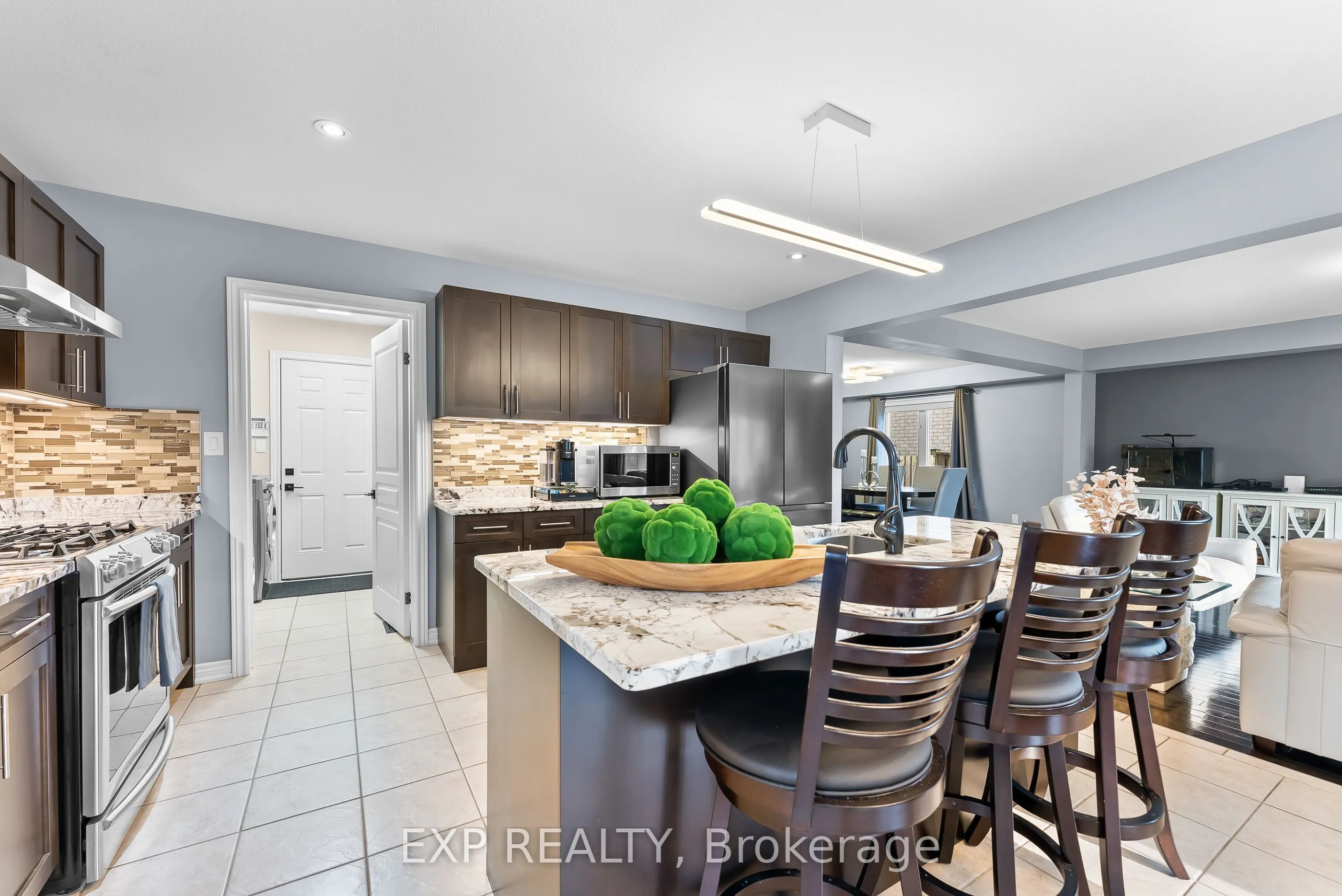 5743 Jake Crescent