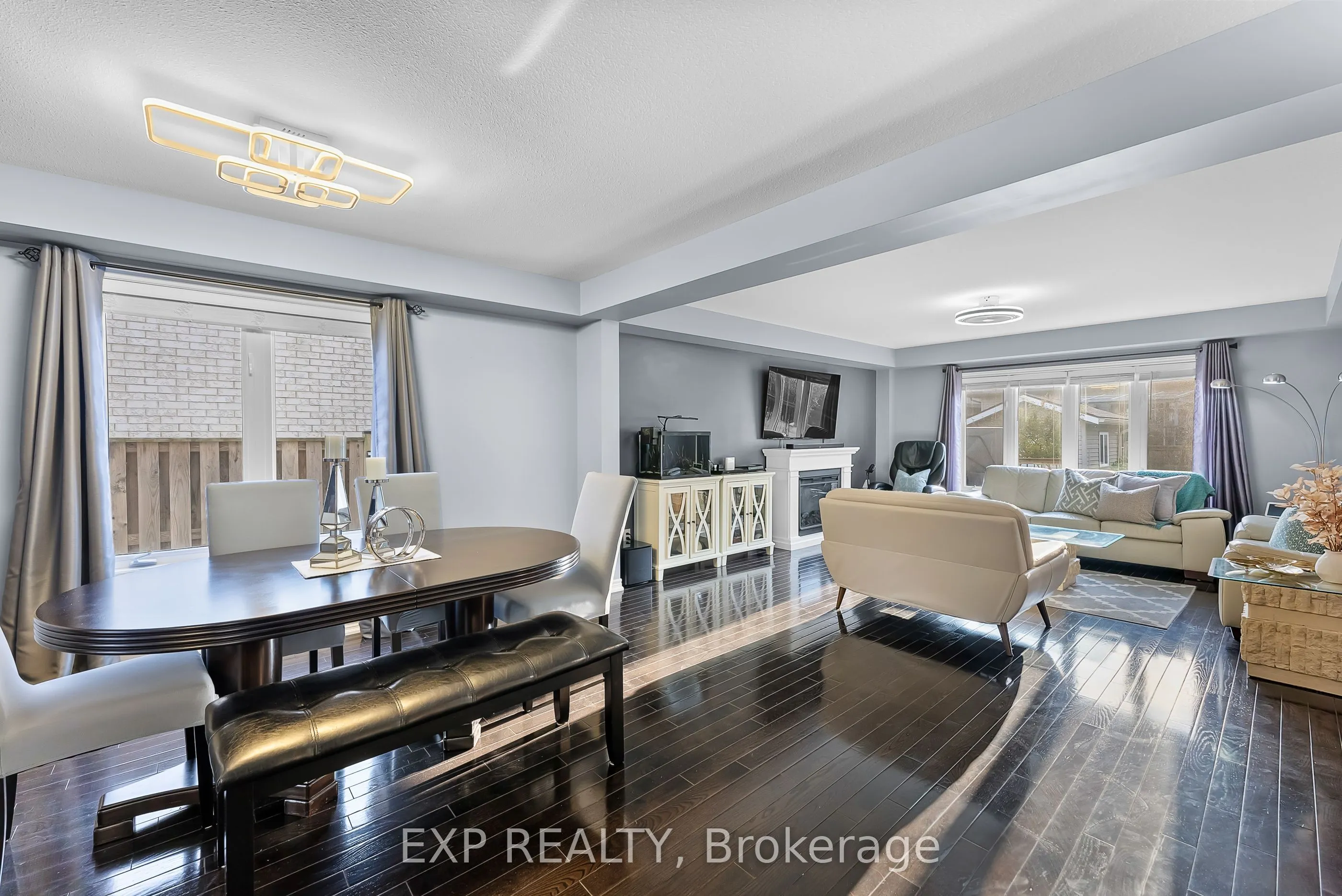 5743 Jake Crescent