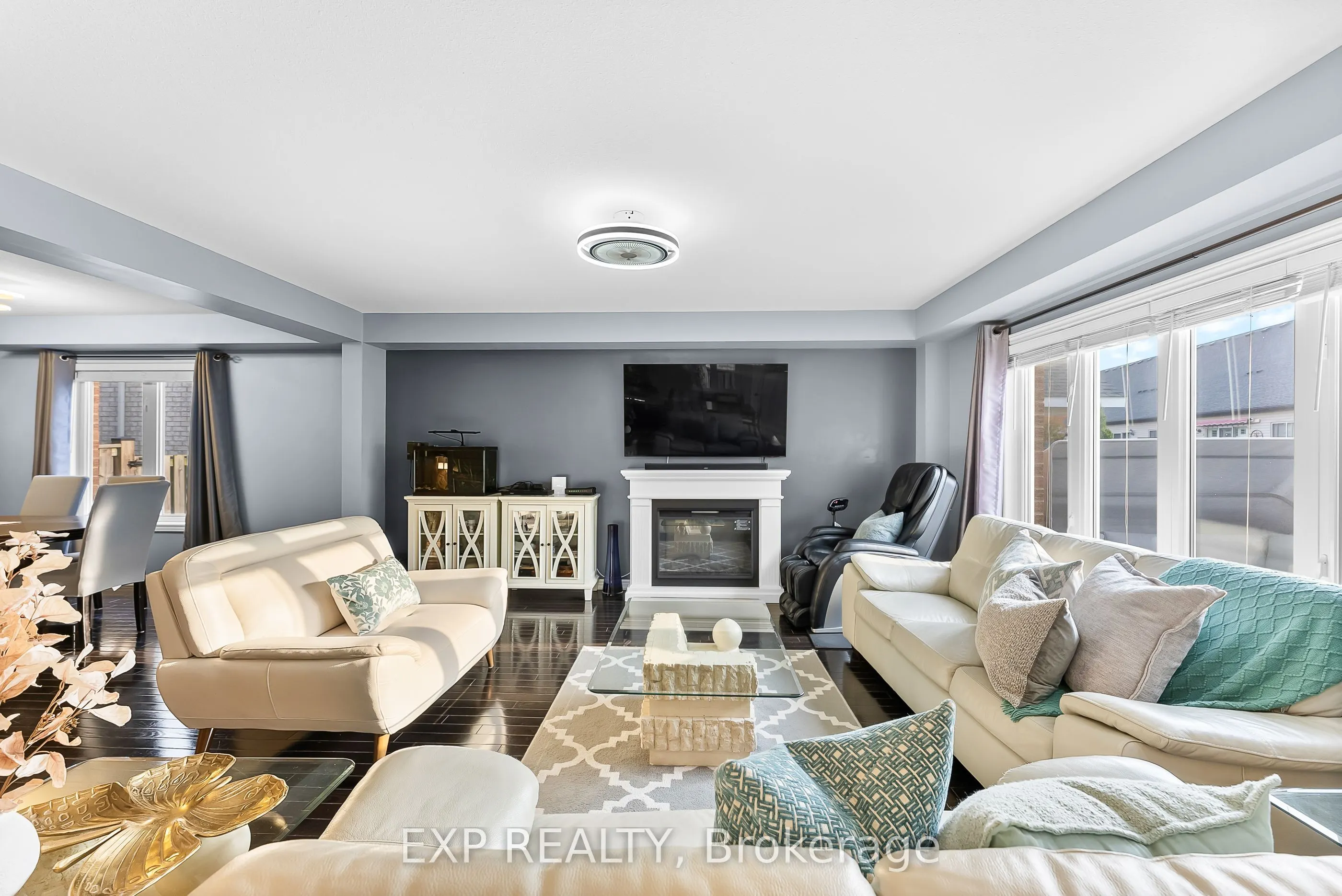 5743 Jake Crescent
