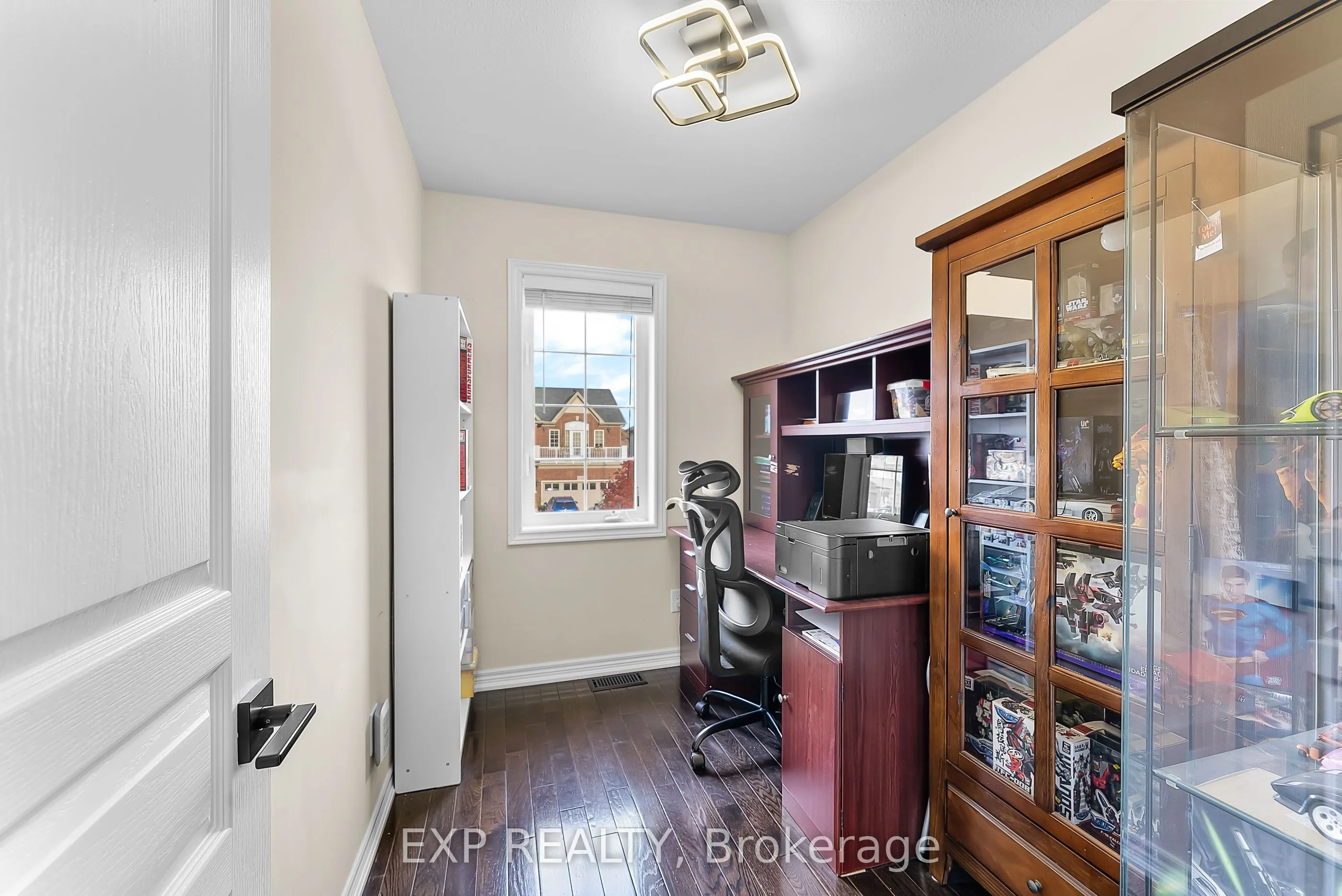 5743 Jake Crescent