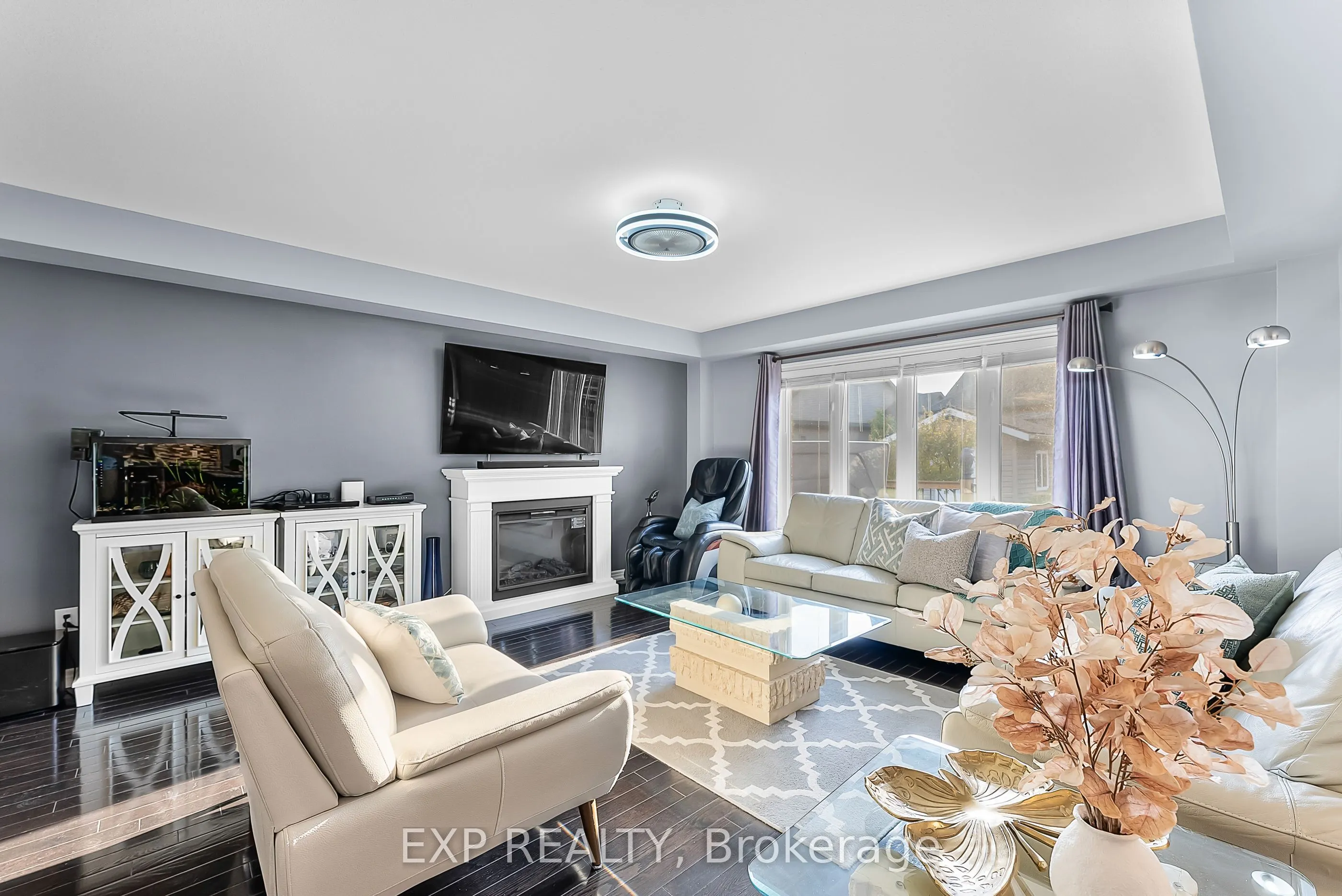 5743 Jake Crescent