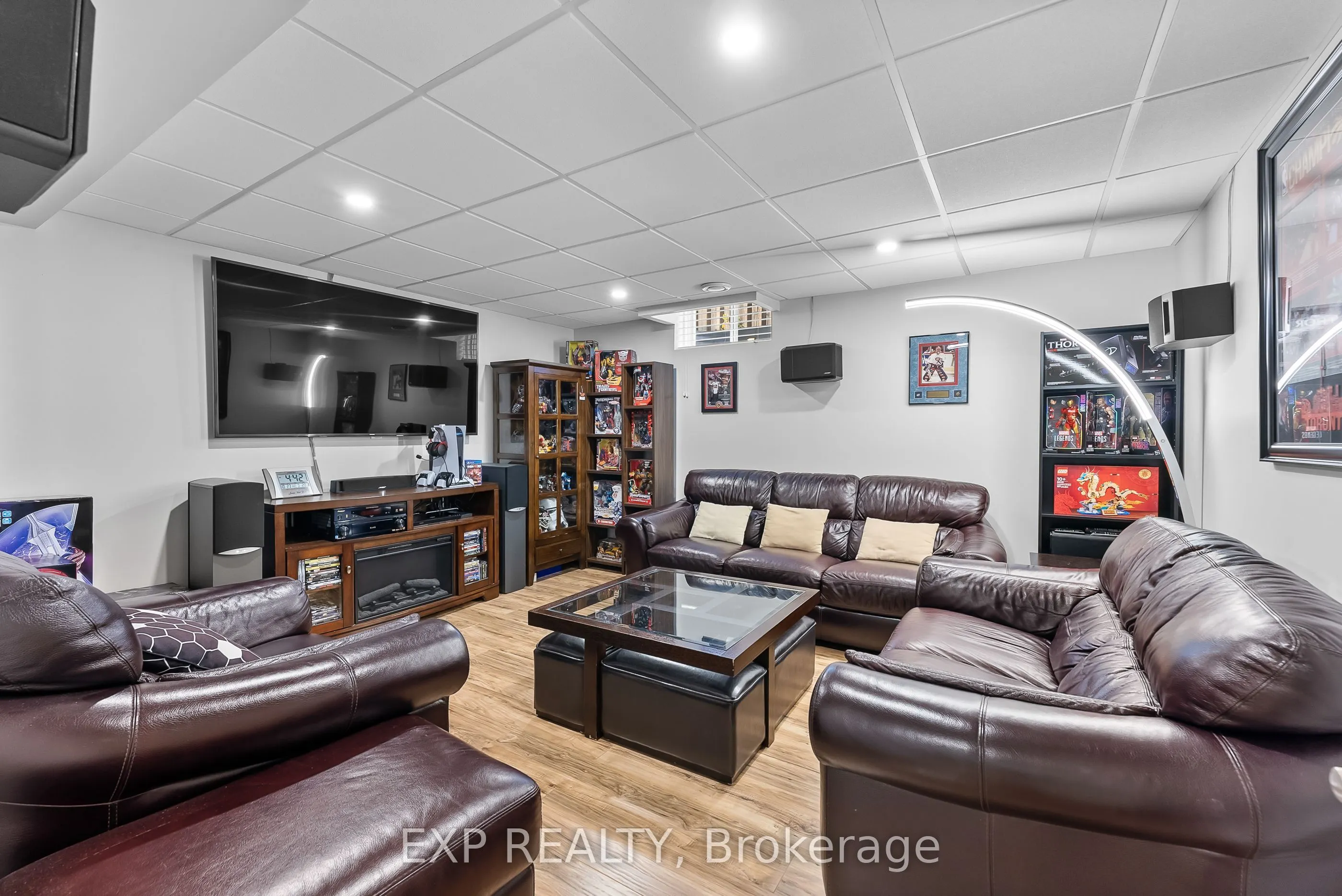 5743 Jake Crescent
