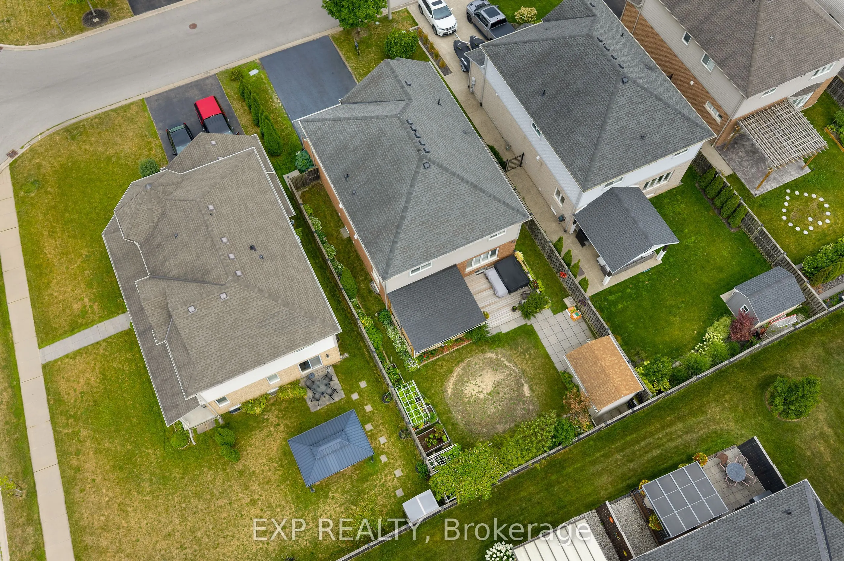 5743 Jake Crescent