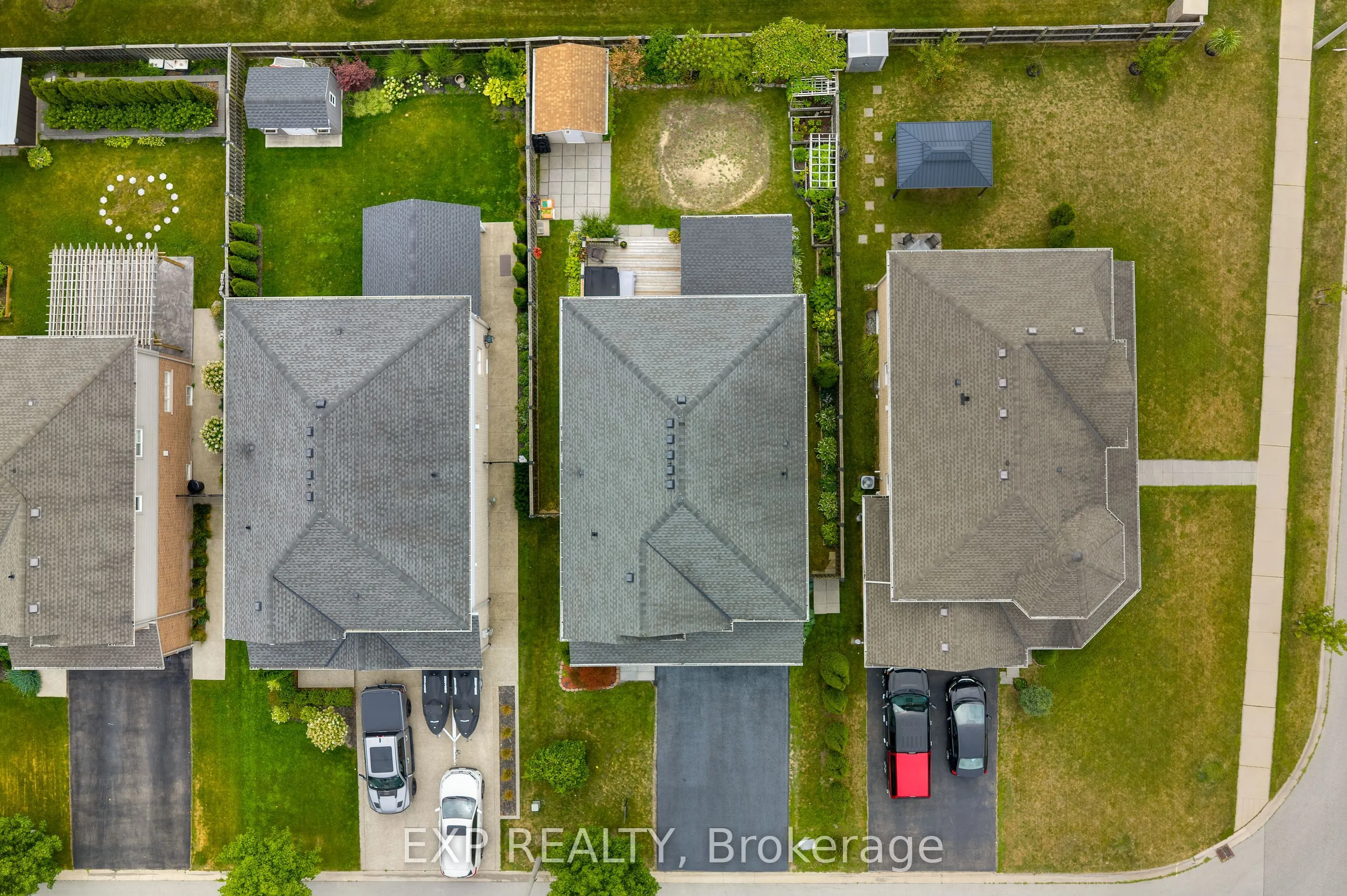 5743 Jake Crescent