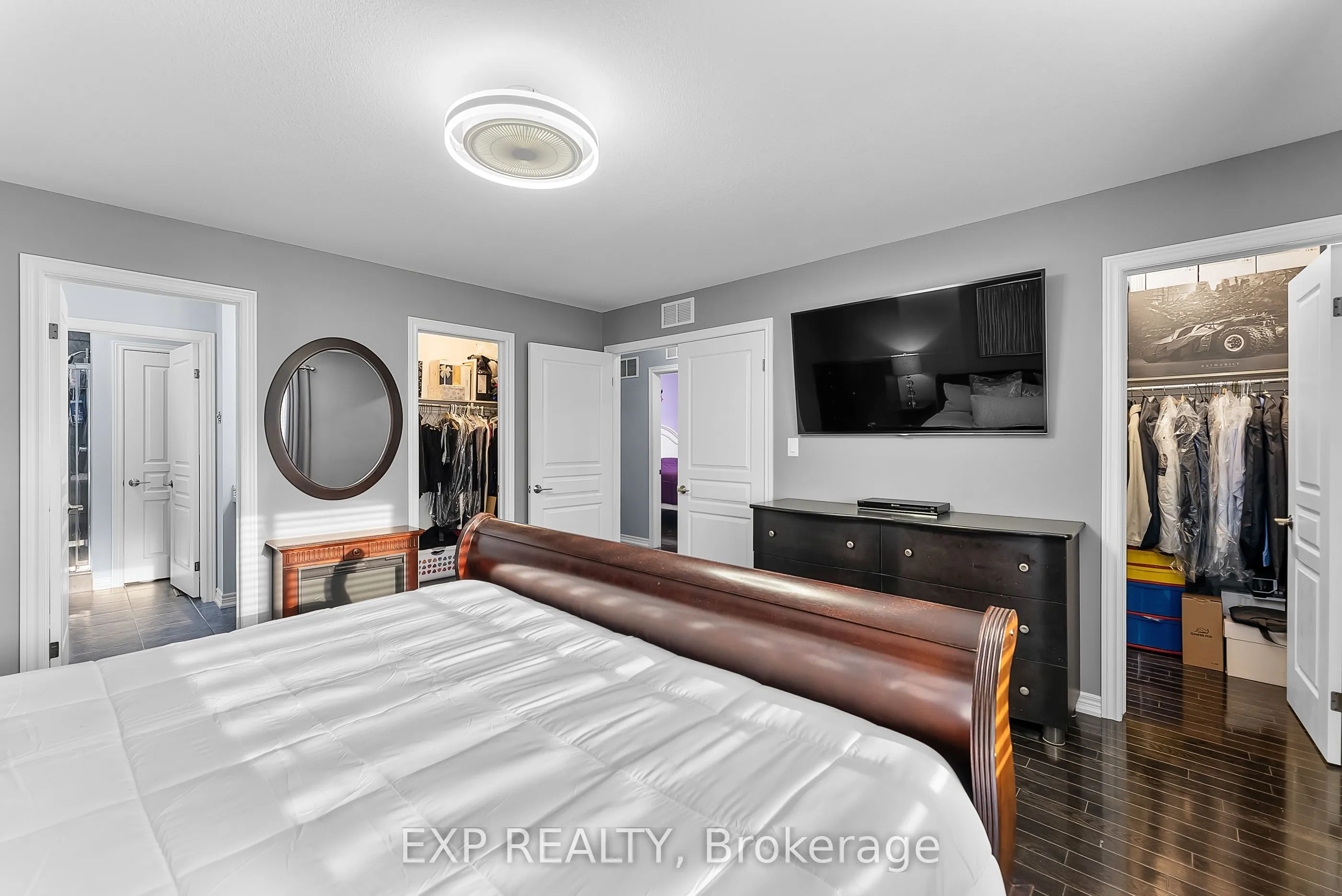 5743 Jake Crescent