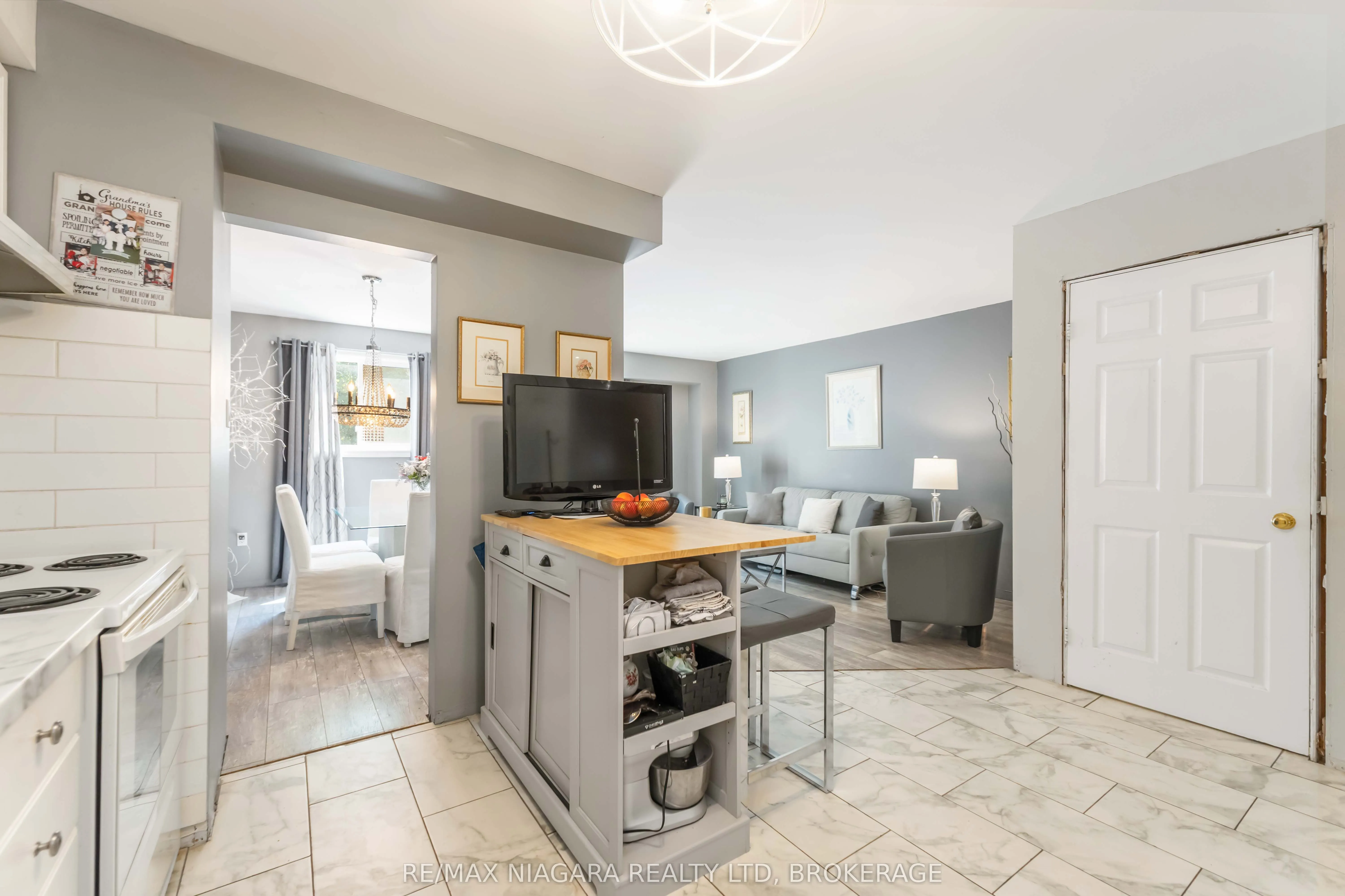 125 Woodlawn Road, #3