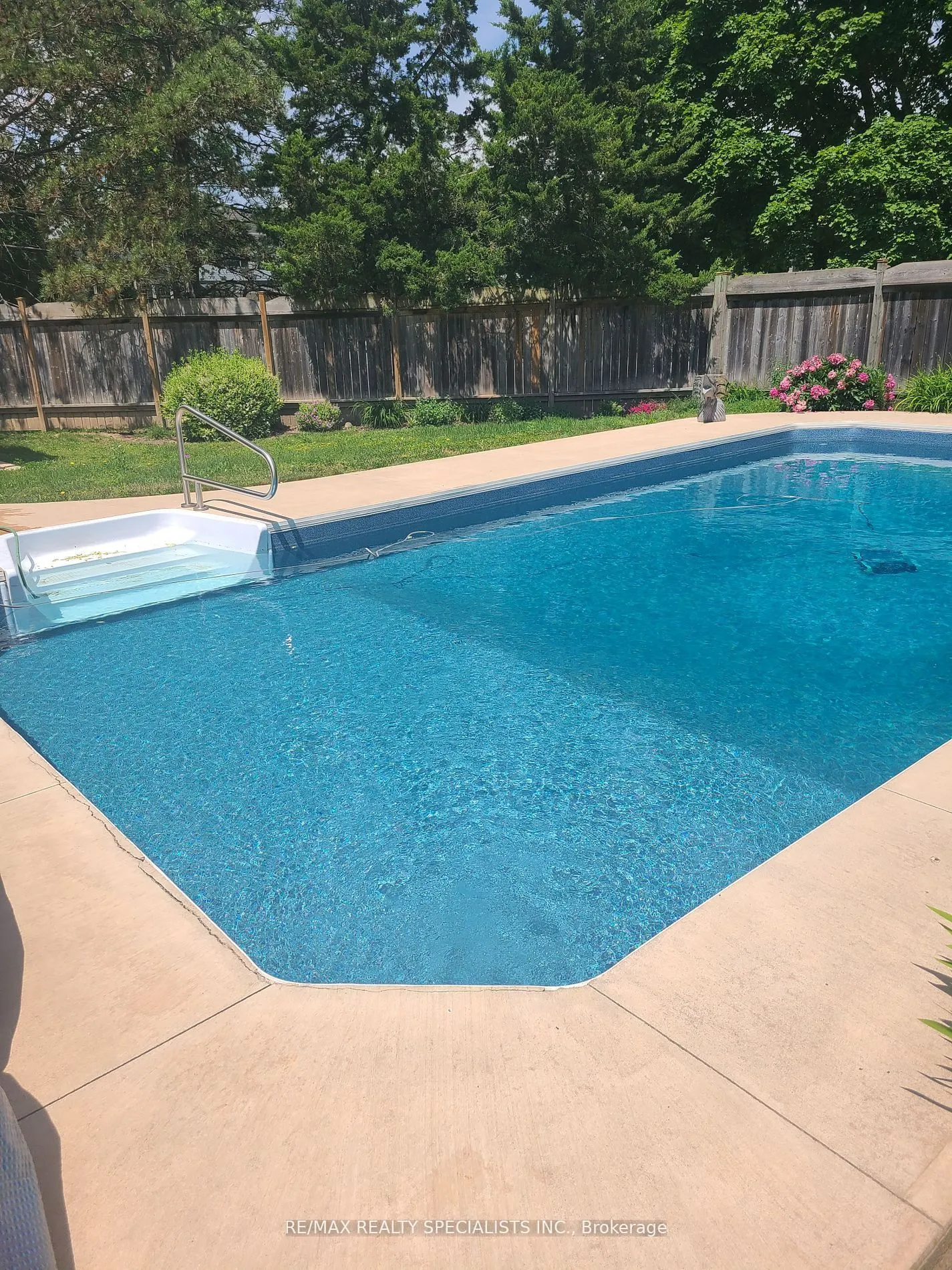 68 Oriole Parkway