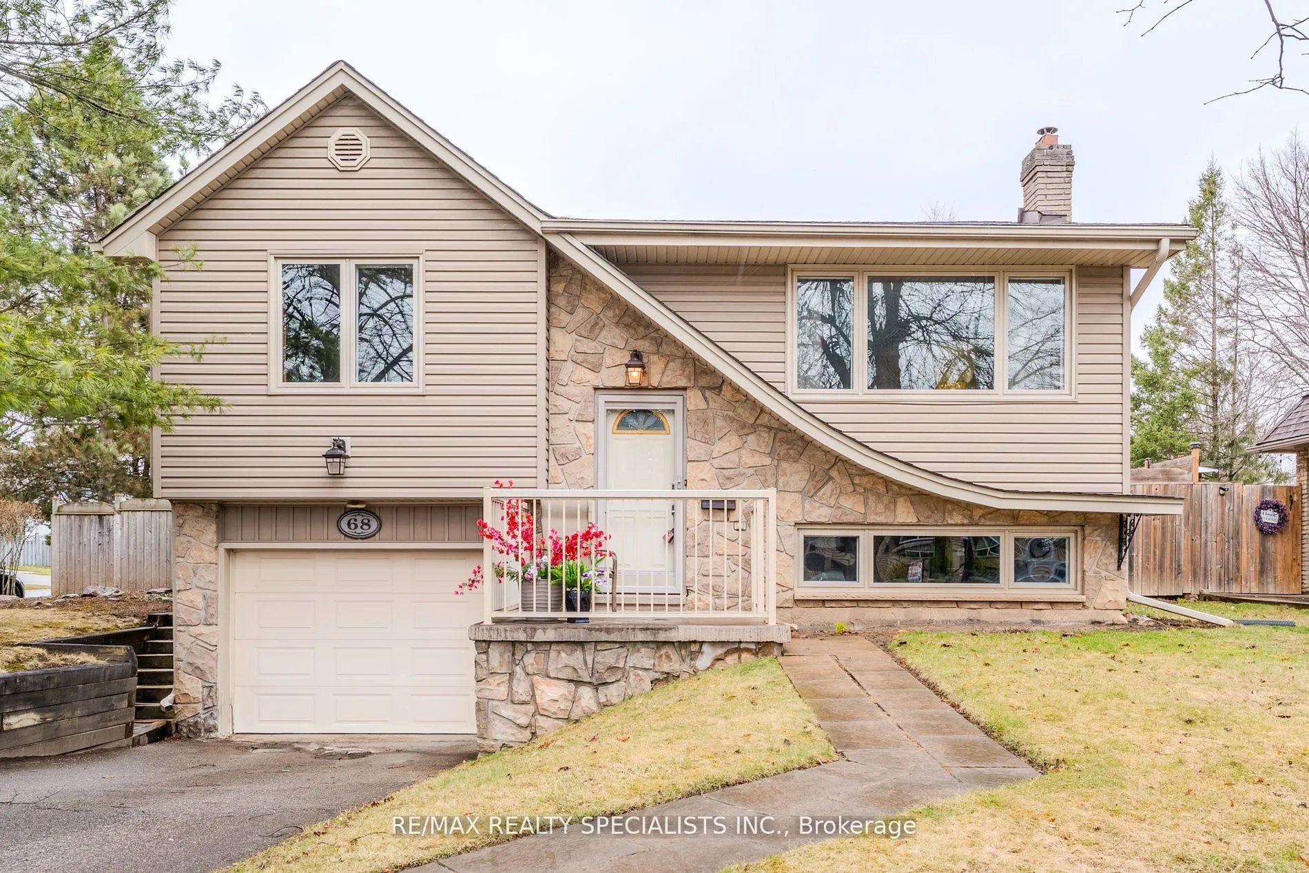 68 Oriole Parkway