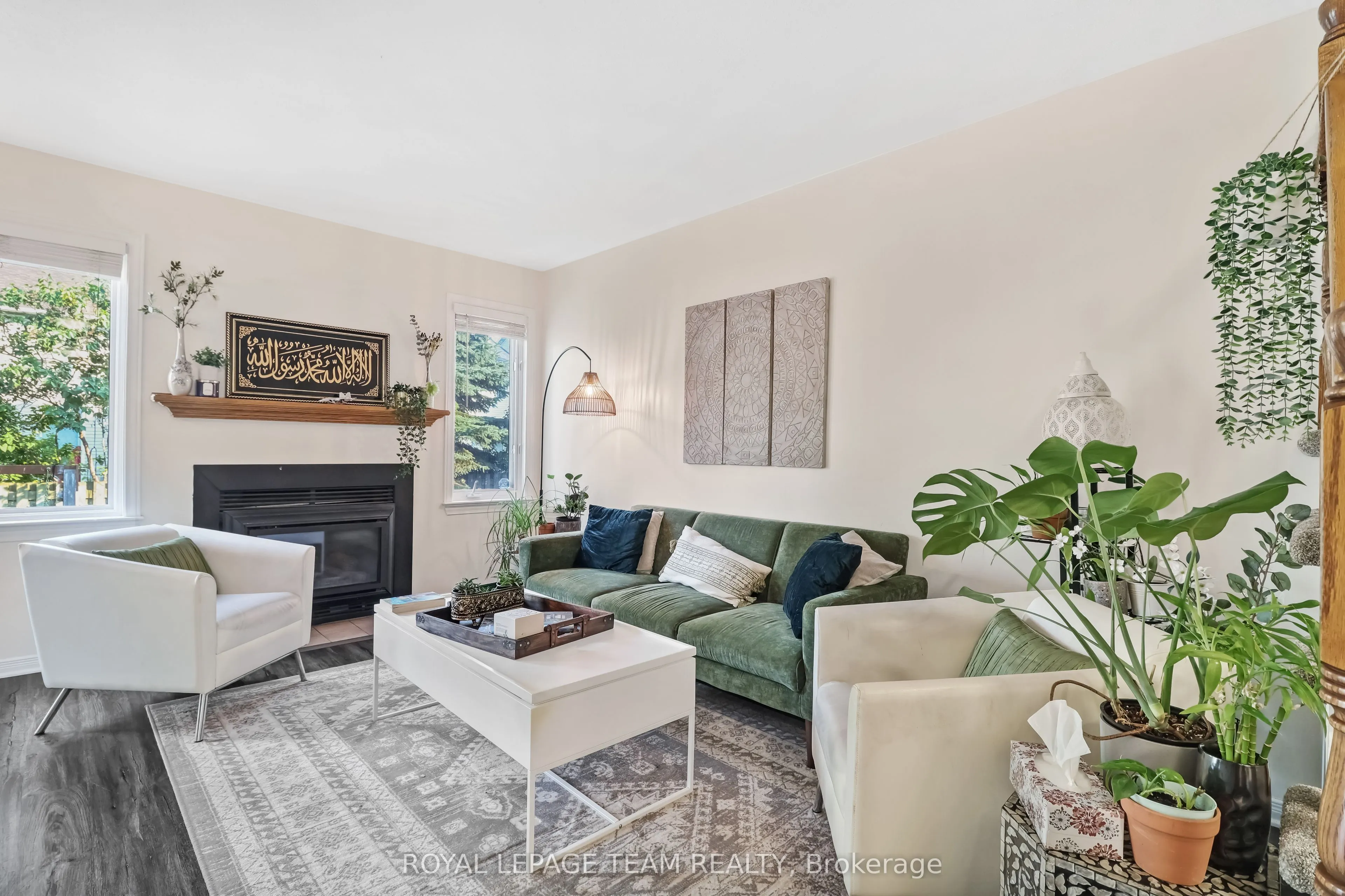 163 Markland Crescent