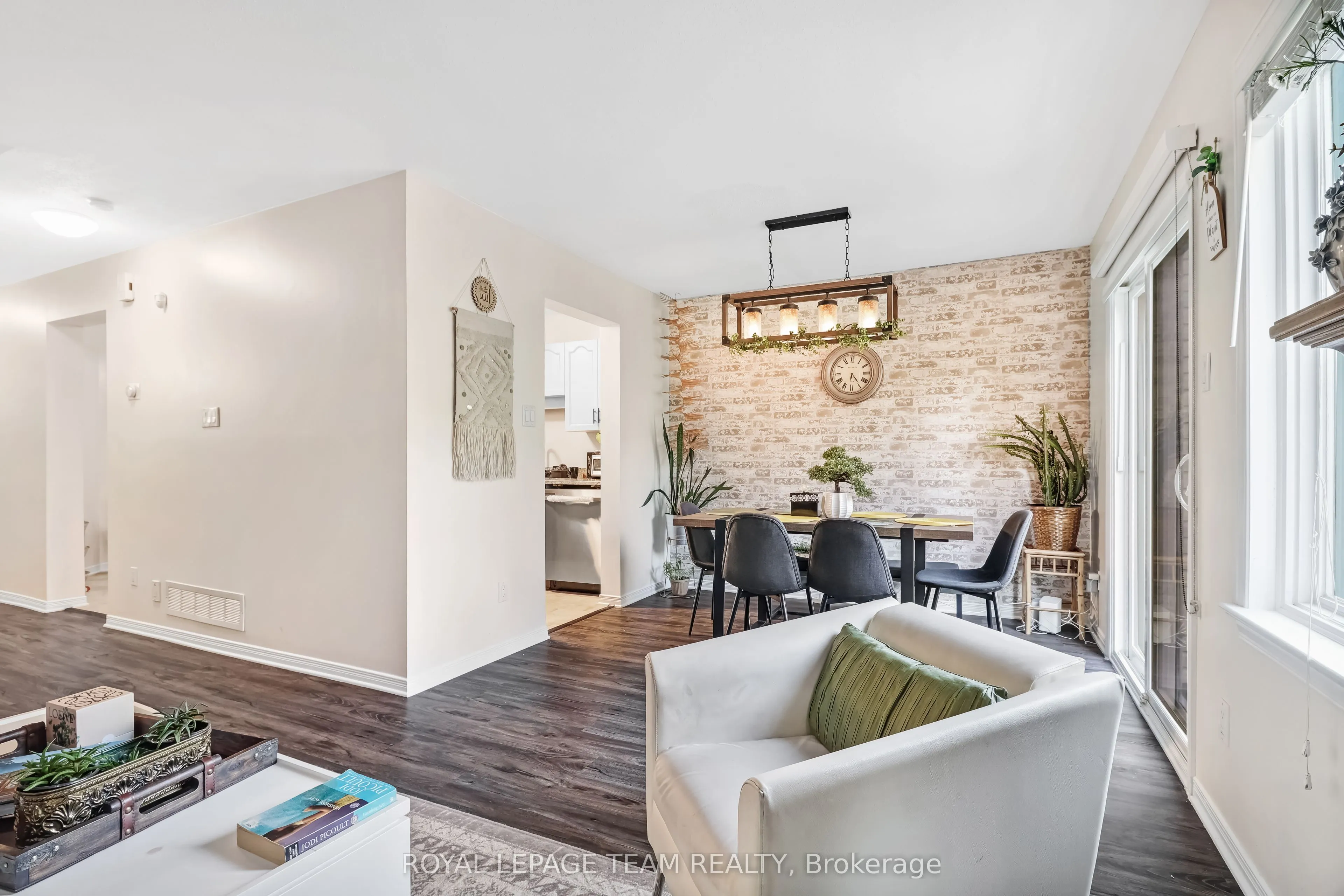 163 Markland Crescent