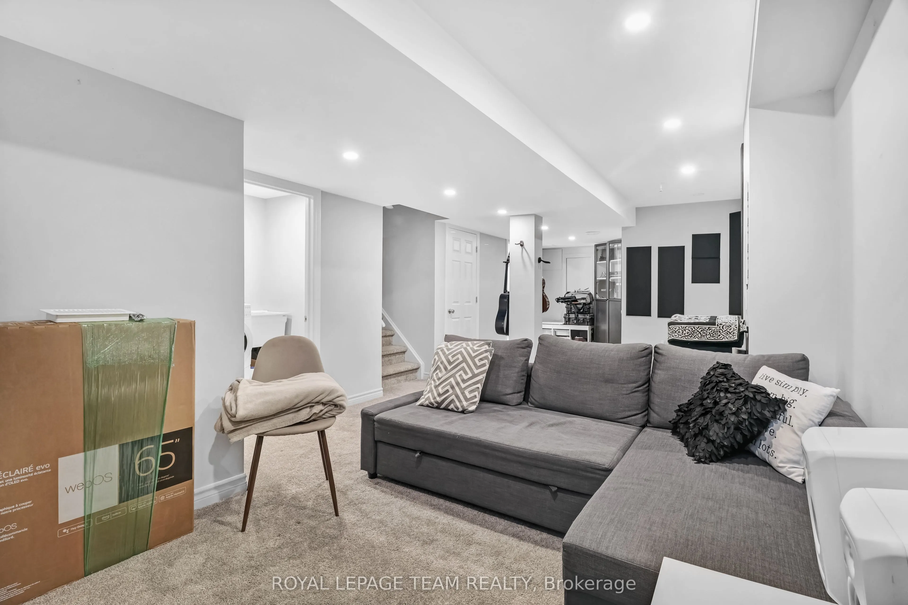 163 Markland Crescent