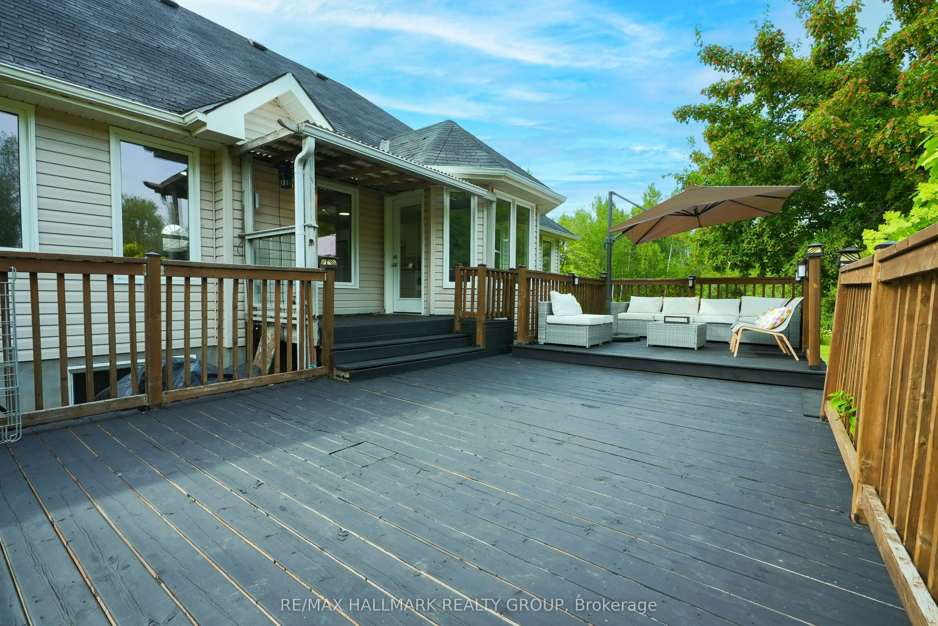 11 Rideau Crossing Crescent