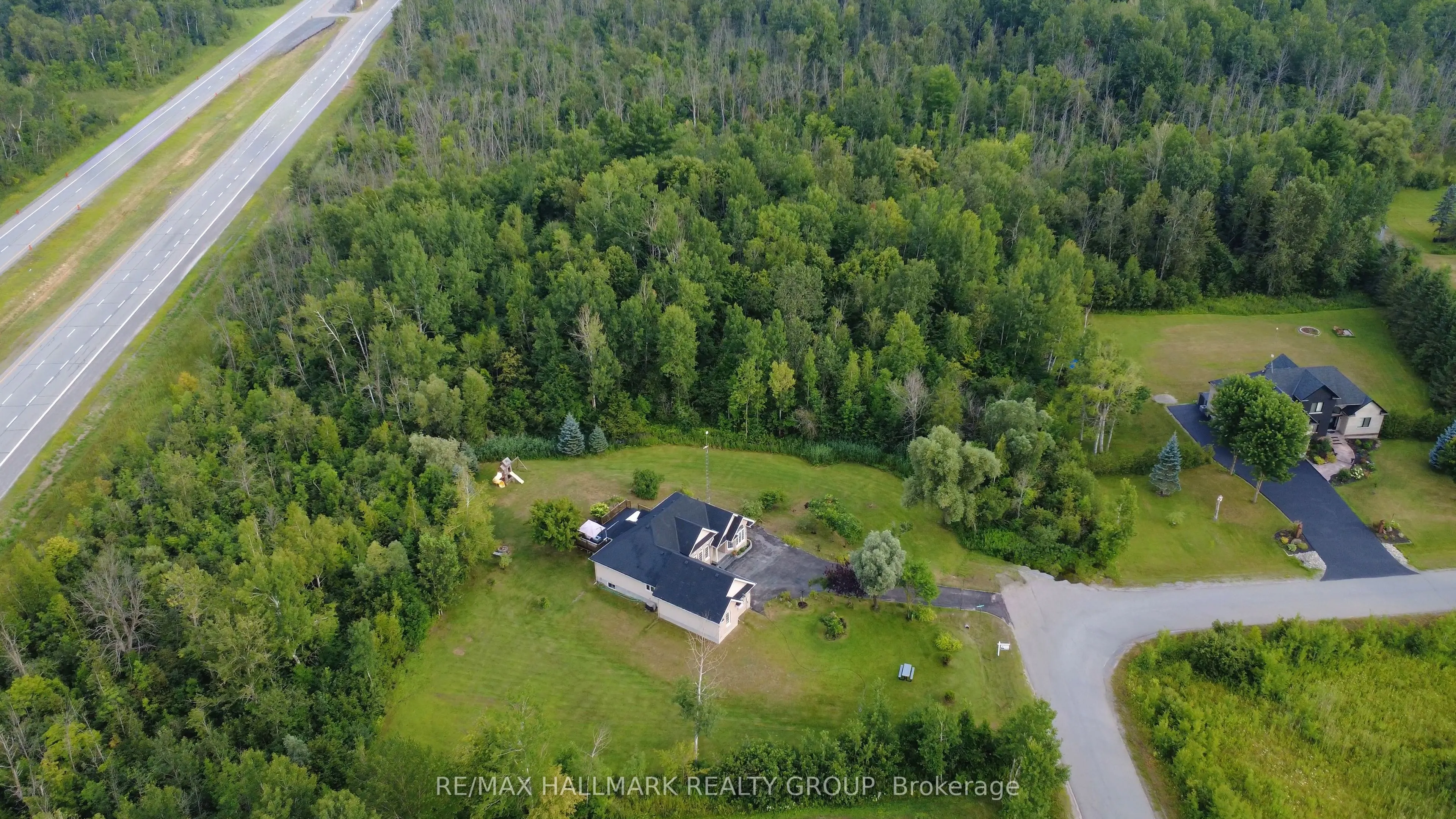 11 Rideau Crossing Crescent