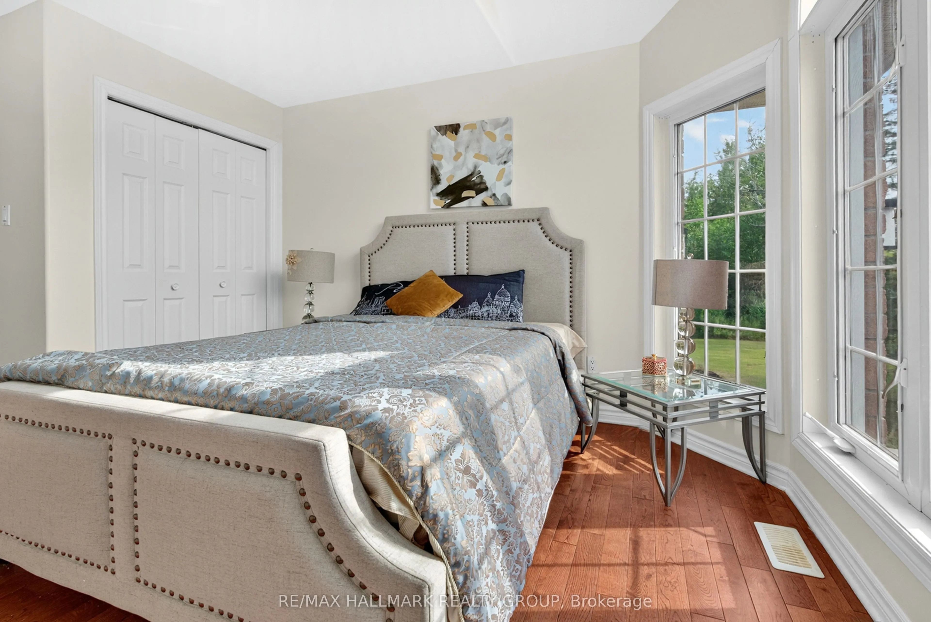 11 Rideau Crossing Crescent