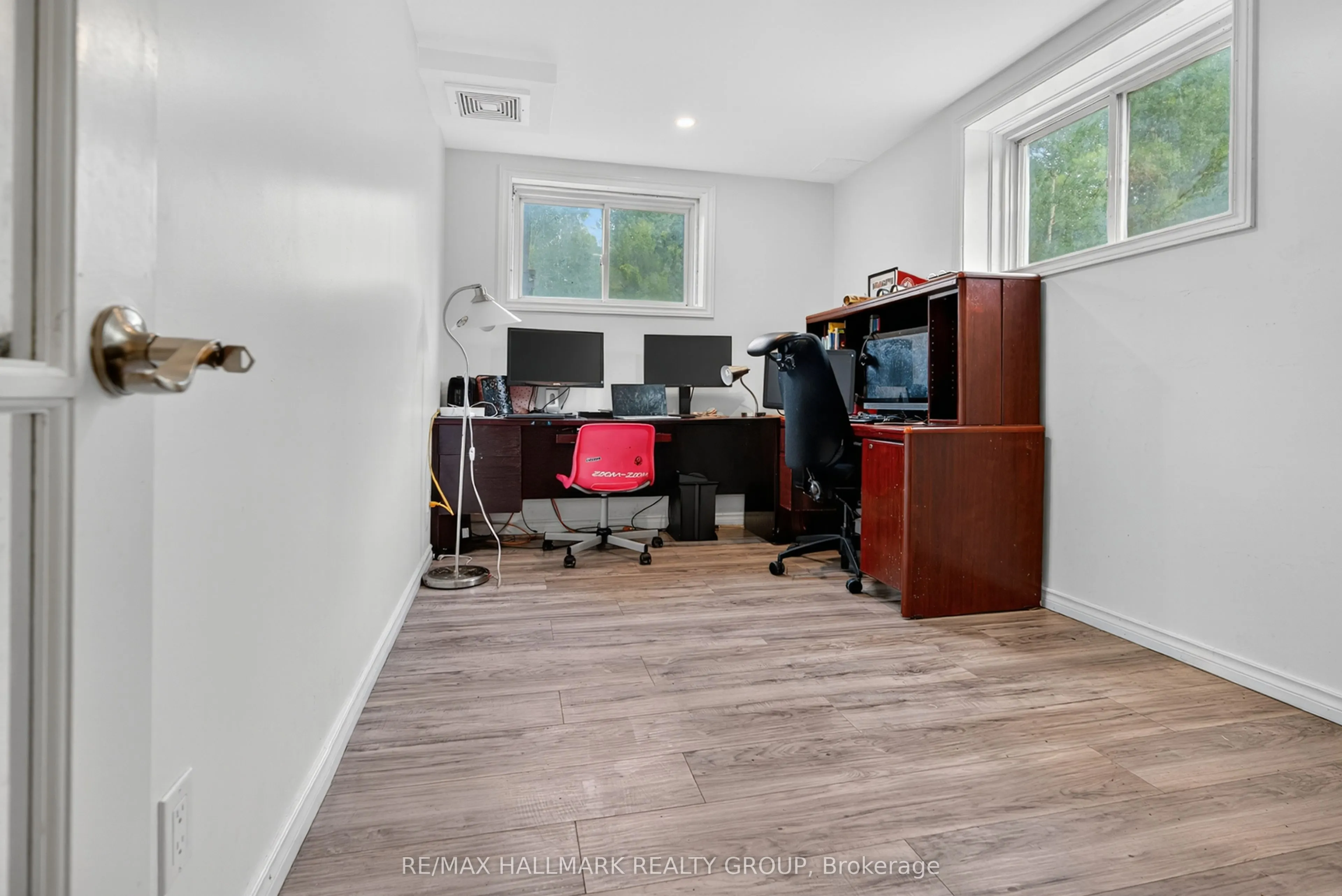 11 Rideau Crossing Crescent