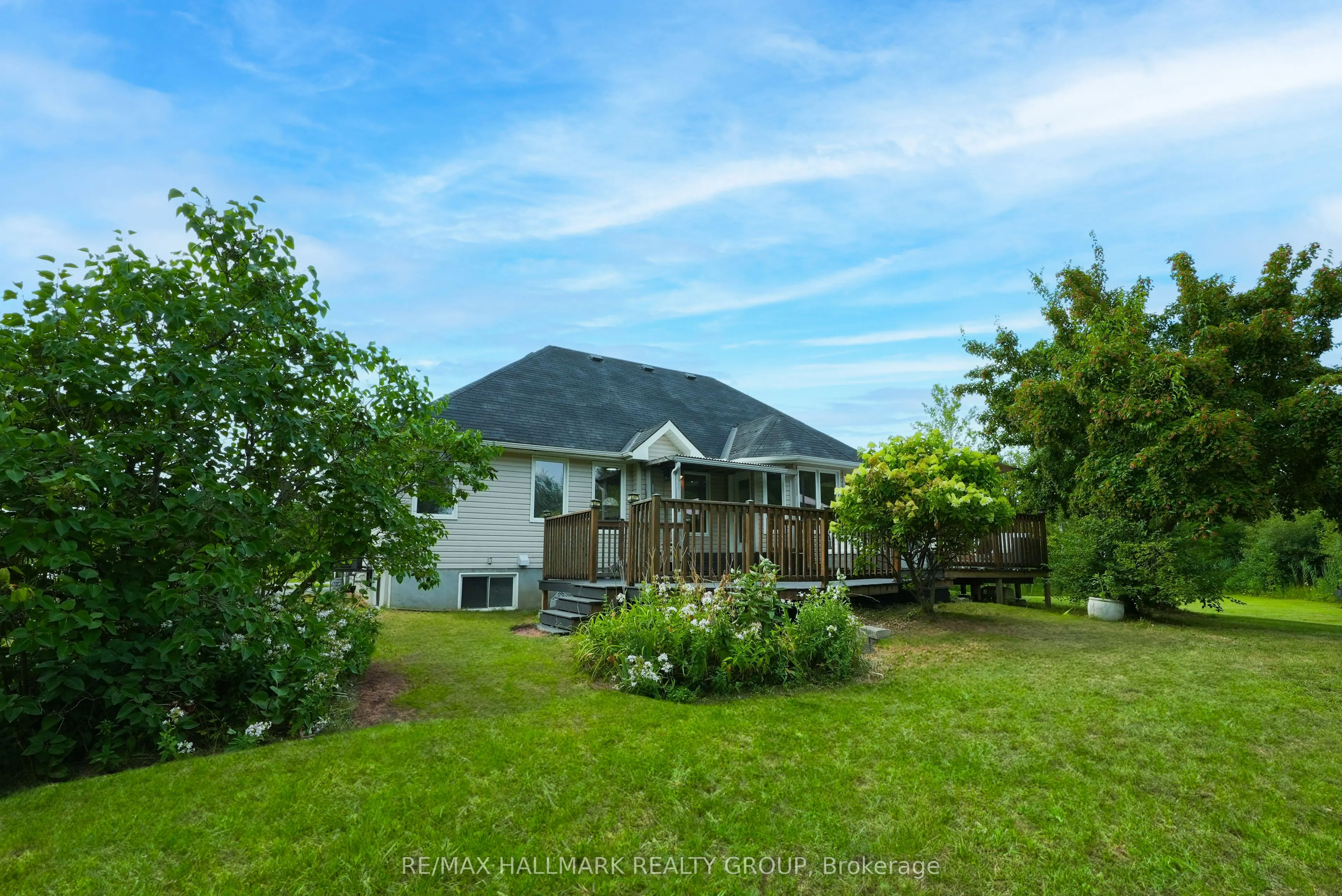 11 Rideau Crossing Crescent