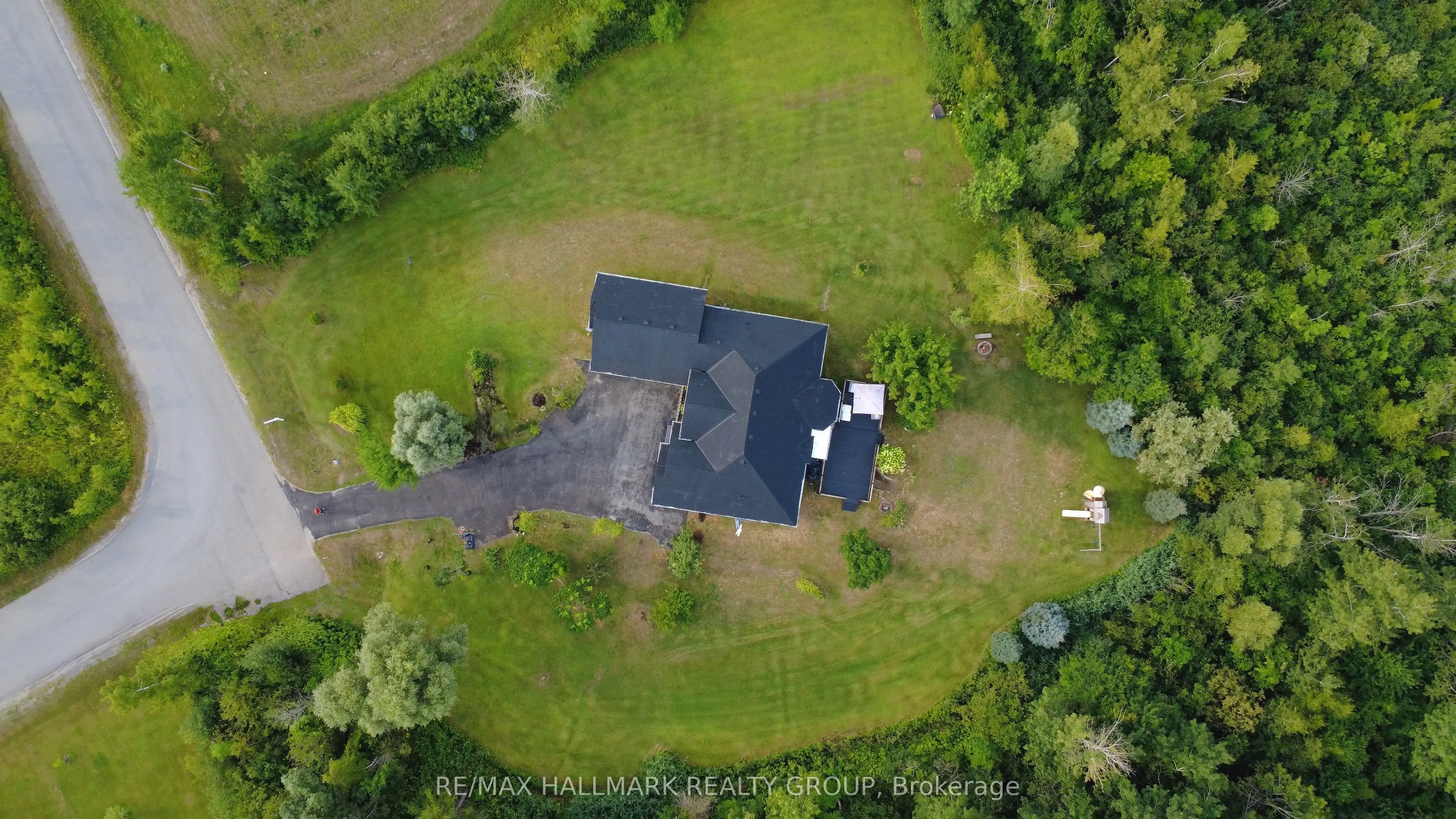 11 Rideau Crossing Crescent