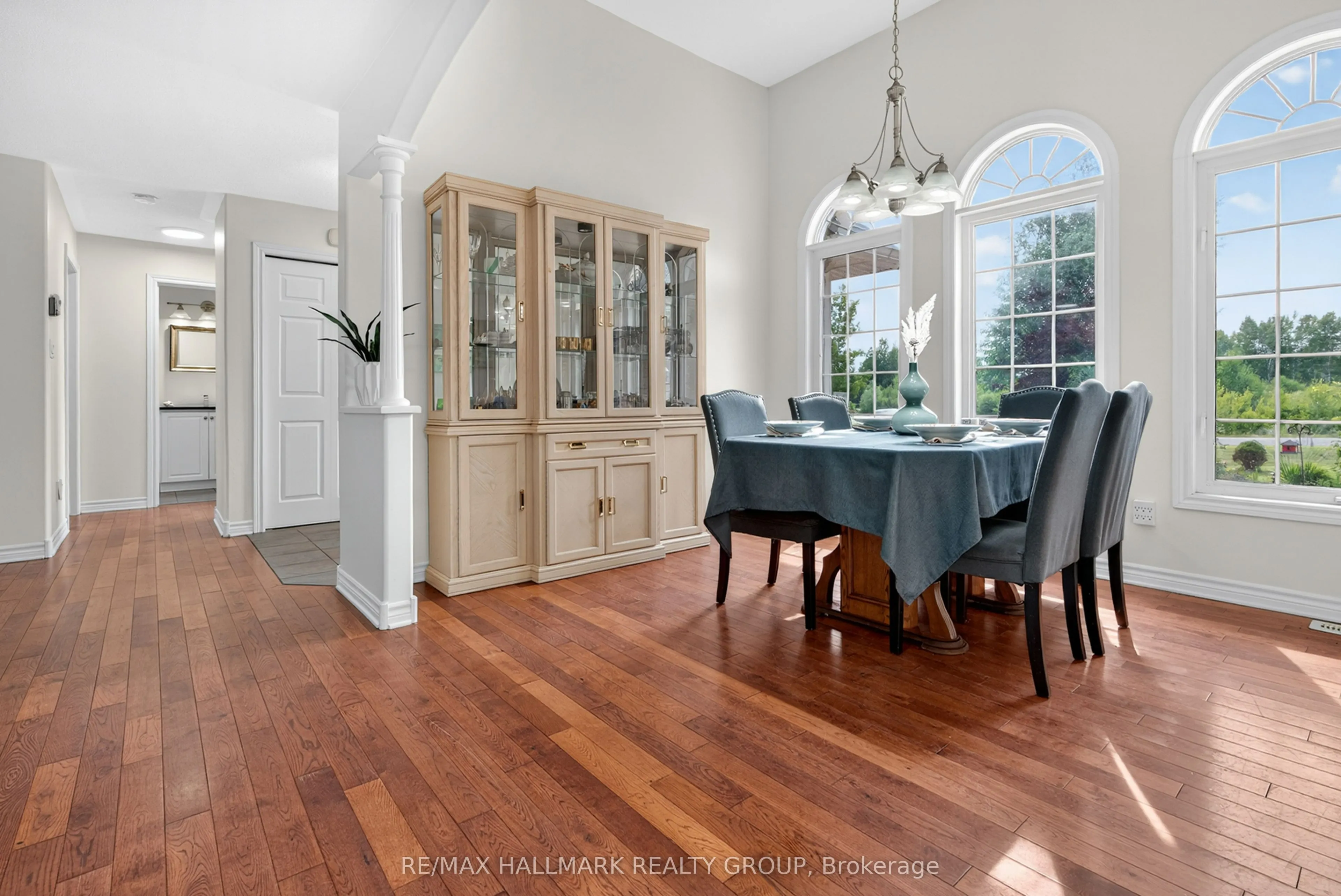 11 Rideau Crossing Crescent