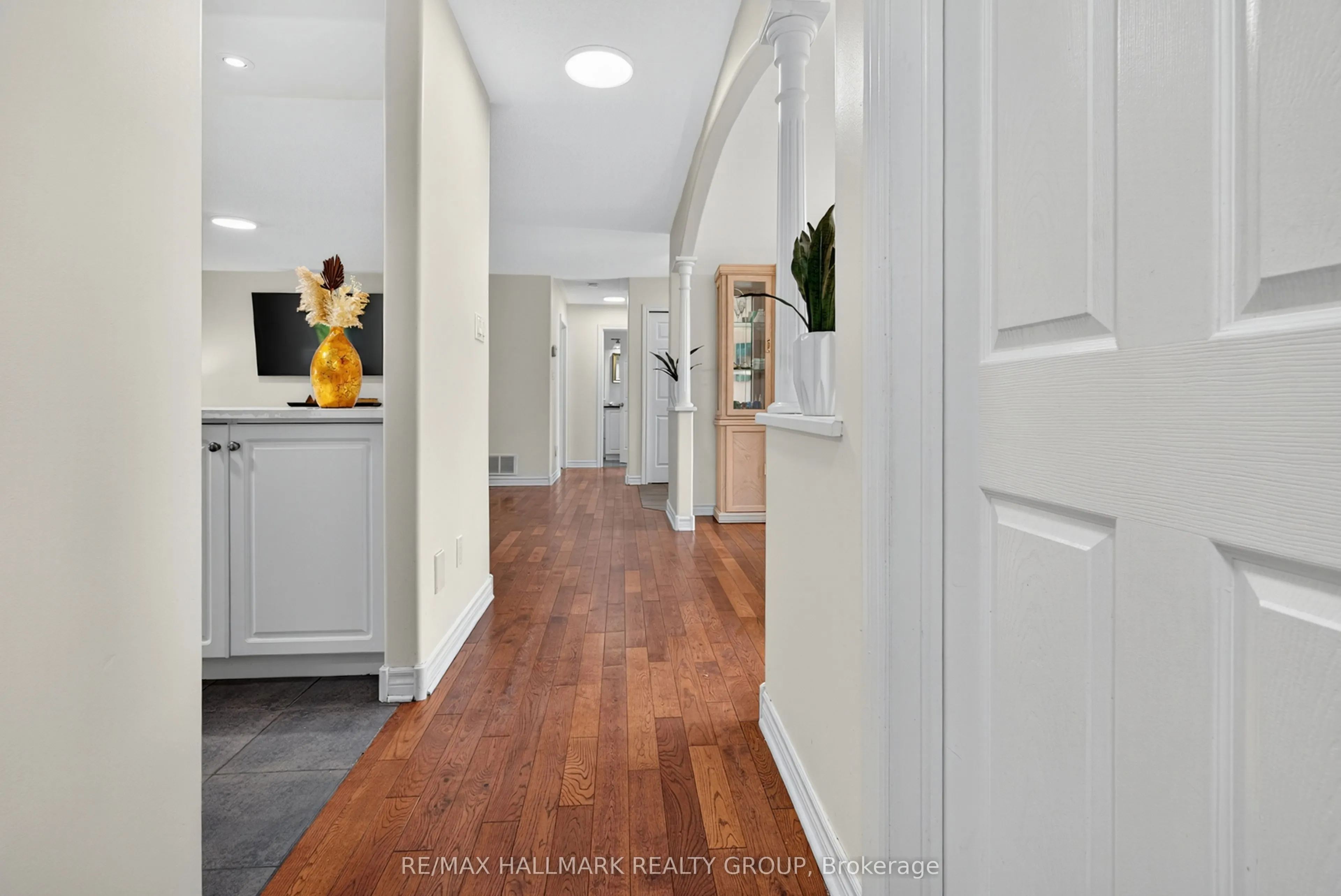 11 Rideau Crossing Crescent