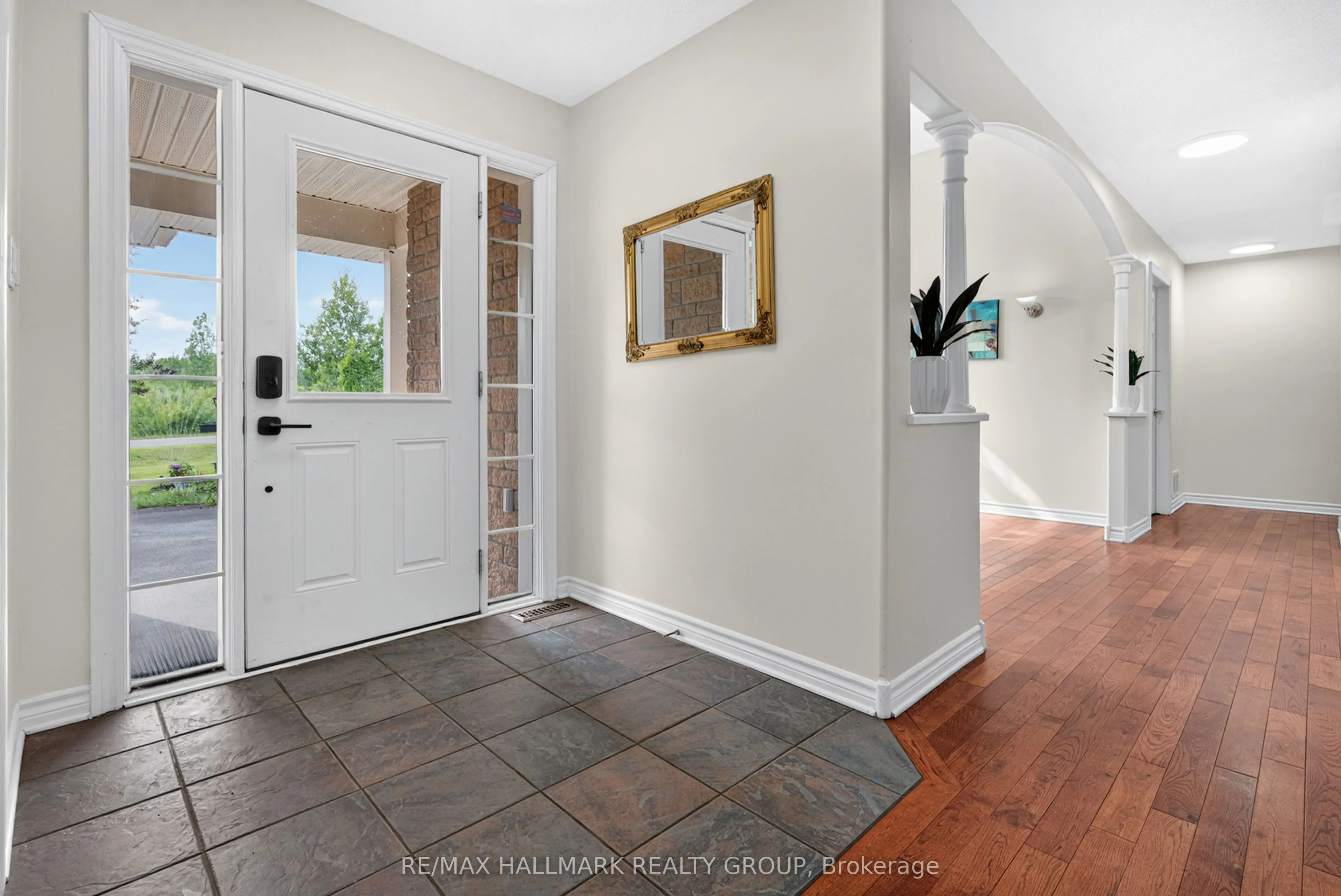 11 Rideau Crossing Crescent