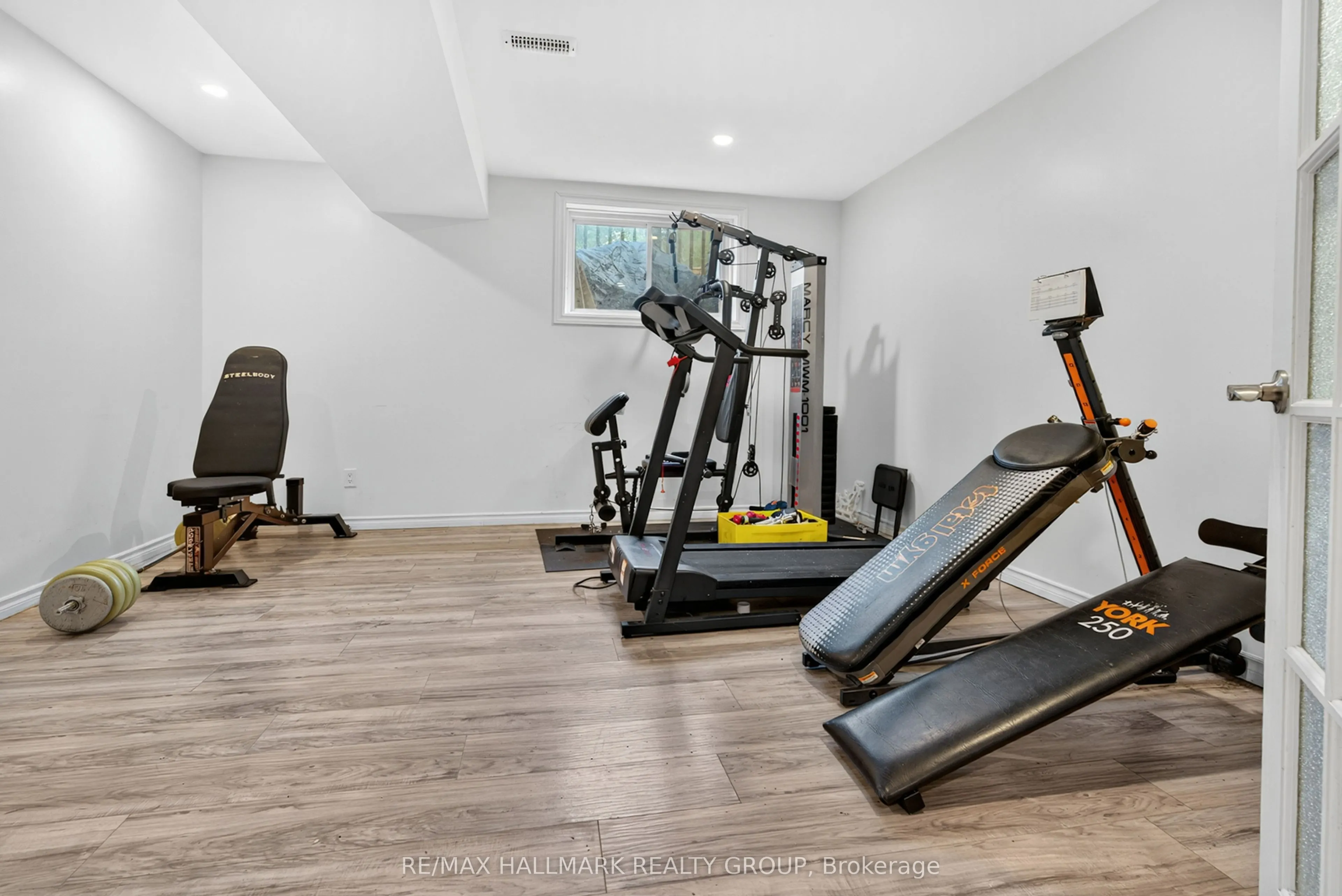 11 Rideau Crossing Crescent