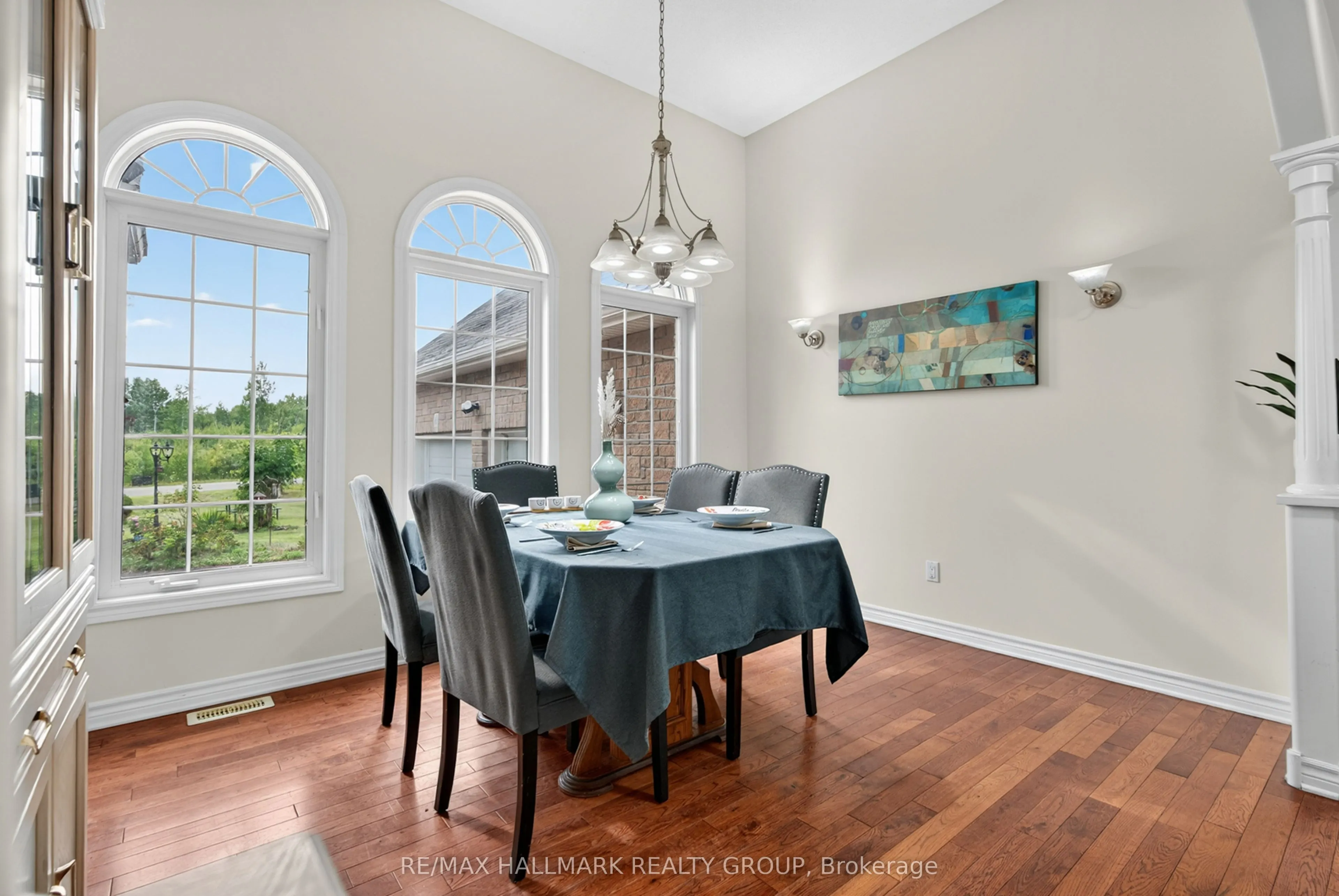 11 Rideau Crossing Crescent